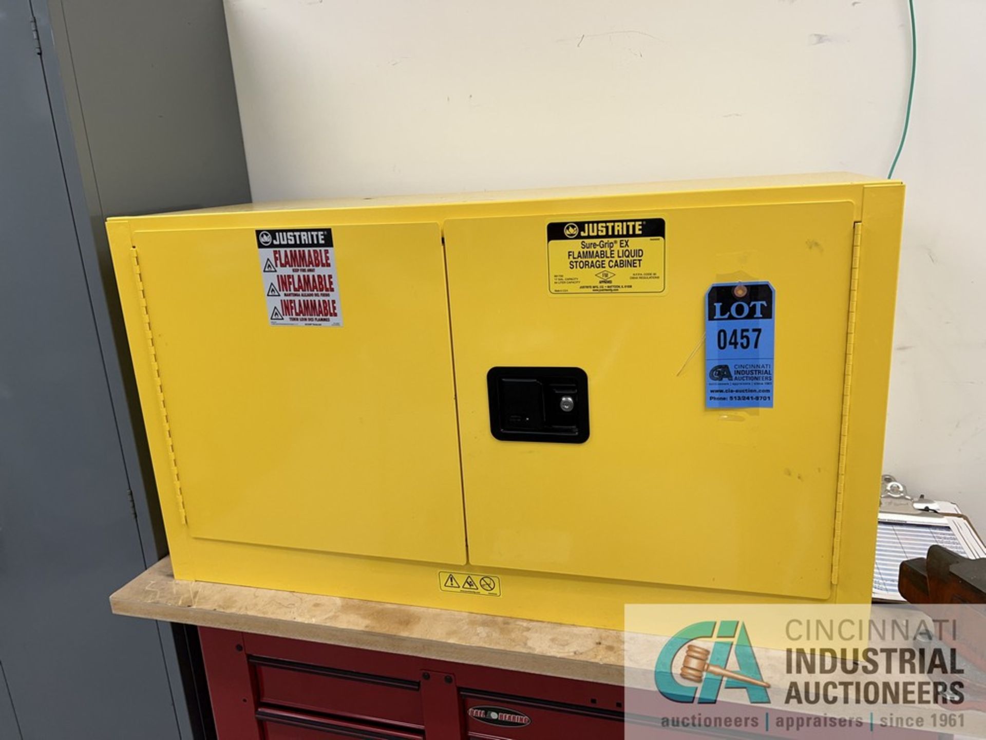 17 GALLON JUSTRITE FLAMMABLE LIQUID CABINET (INSP)