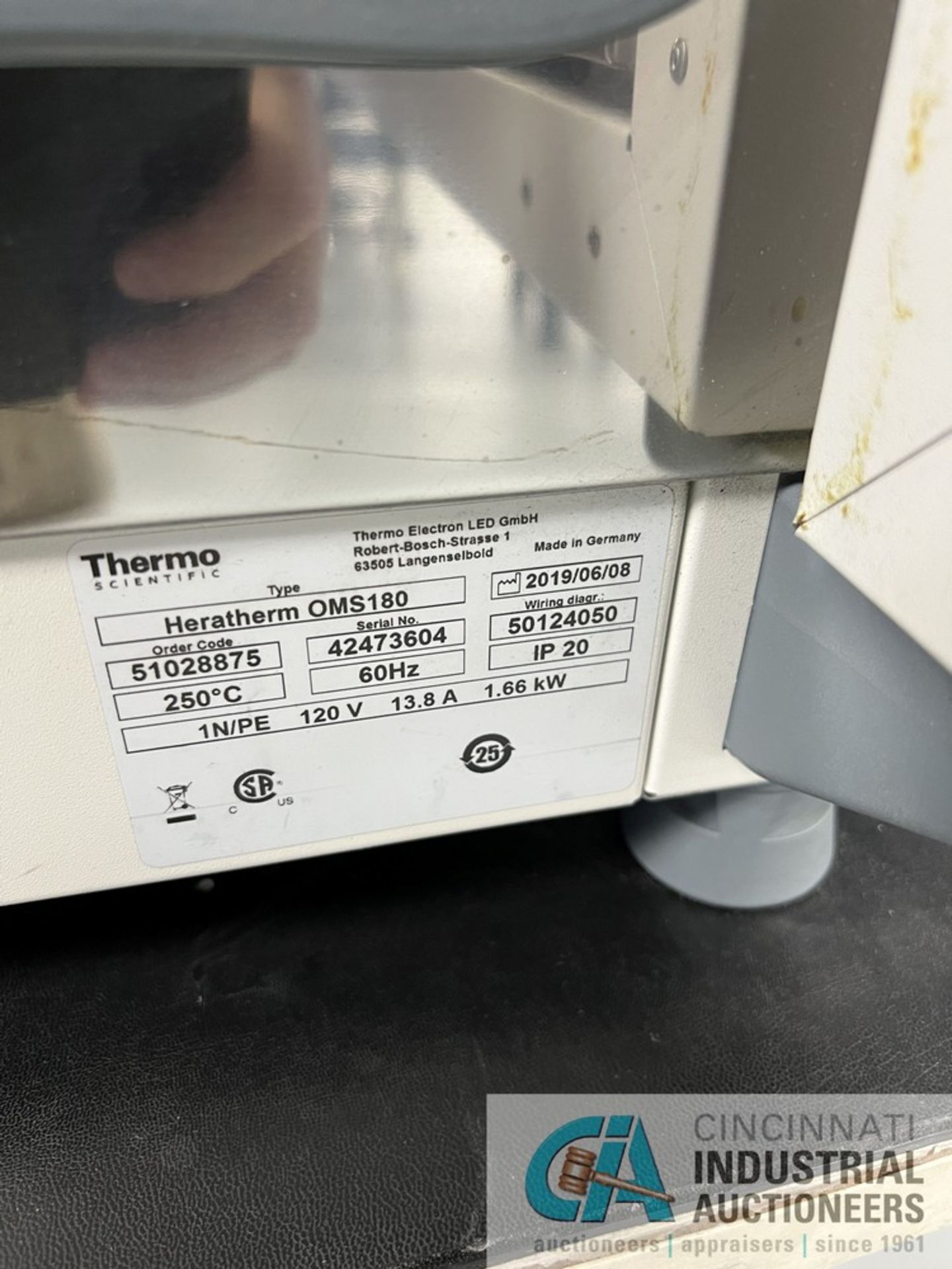 THERMO SCIENTIFIC MODEL HERATHERM OMS180 INDUSTRIAL OVEN; S/N 42473604, 20" X 20" X 28" CHAMBER ( - Image 4 of 4