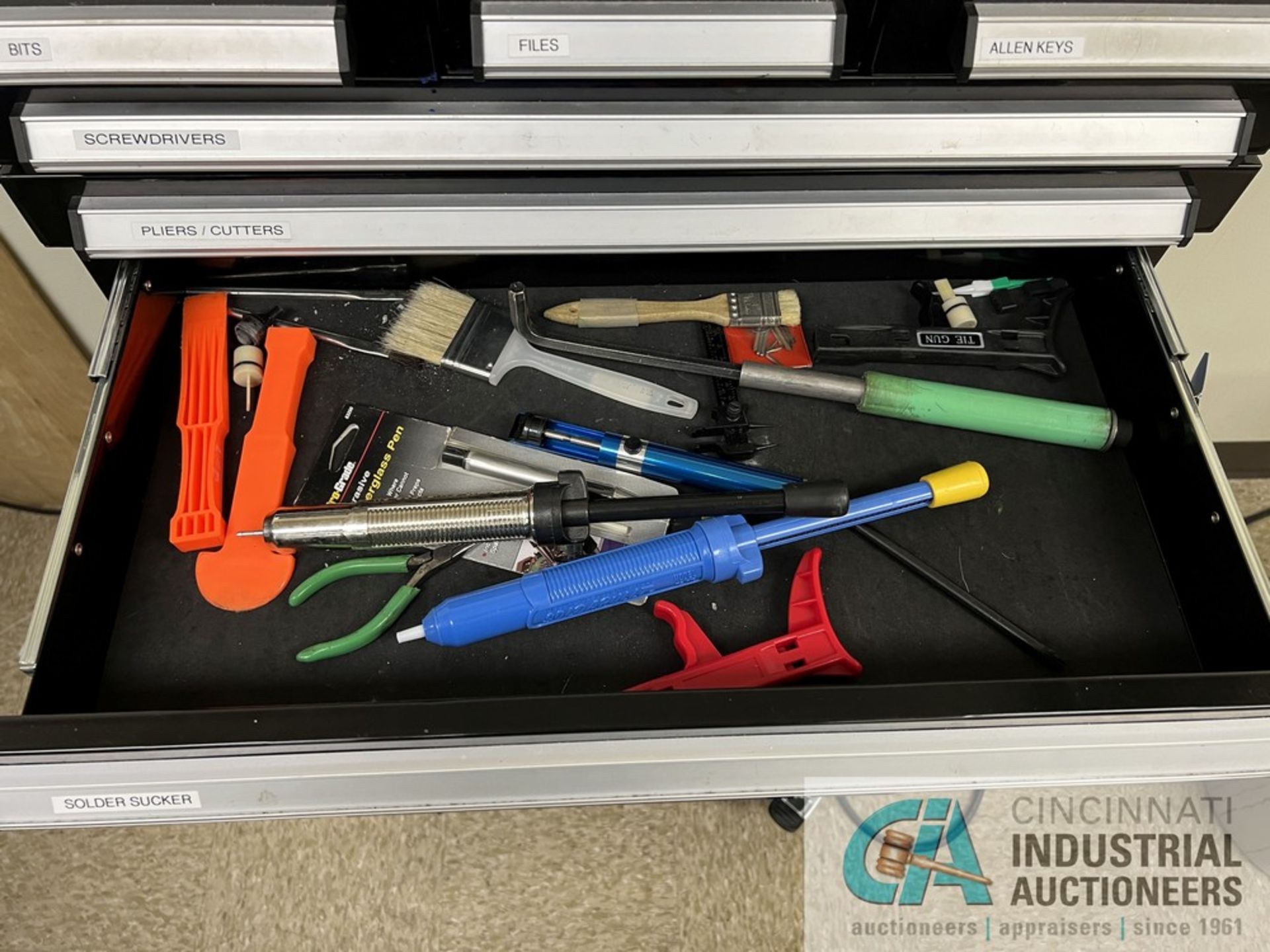 11-DRAWER HUSKY TOOLBOX WITH TOOLS (ENG LAB) - Image 6 of 11