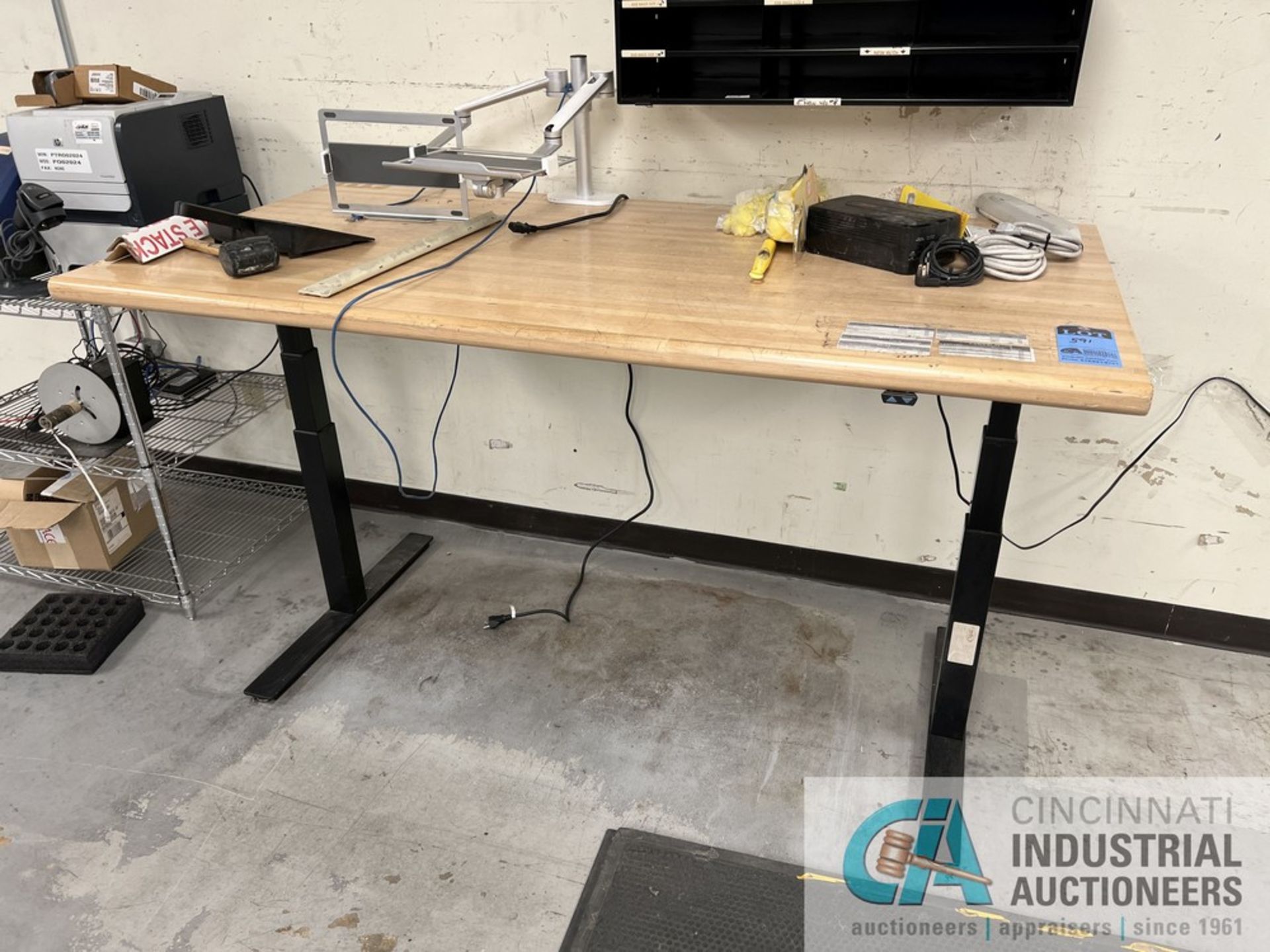 72" X 36" OAK TOP ELECTRIC POWER LIFT TABLE (BOND)