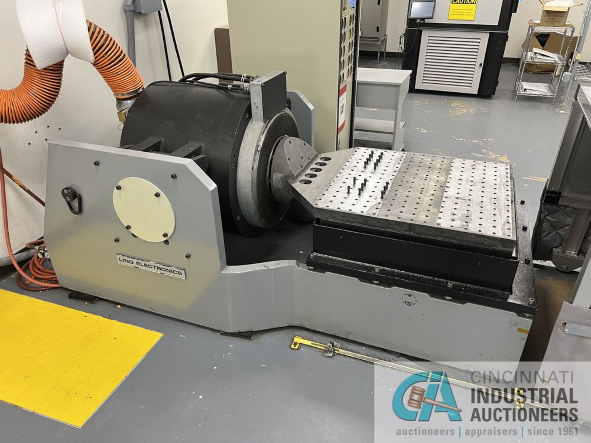 LING ELECTRONICS MODEL A395 VIBRATION TABLE; S/N 87, WITH DODSON VIBRATION TEST EQUIPMENT DATA - Image 6 of 7