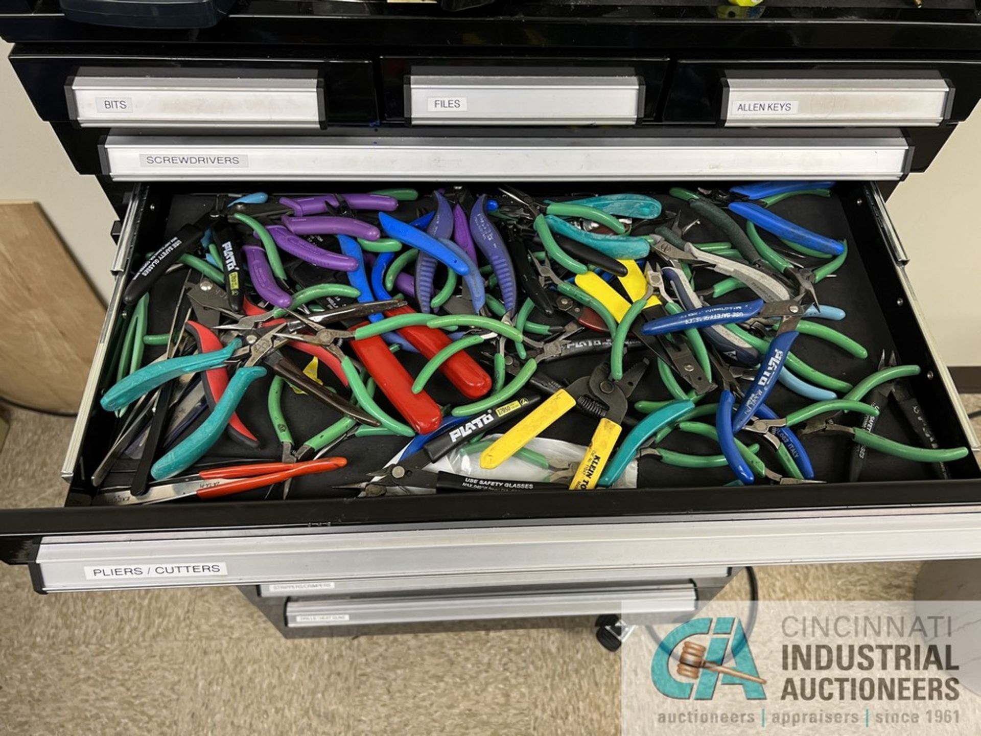 11-DRAWER HUSKY TOOLBOX WITH TOOLS (ENG LAB) - Image 5 of 11