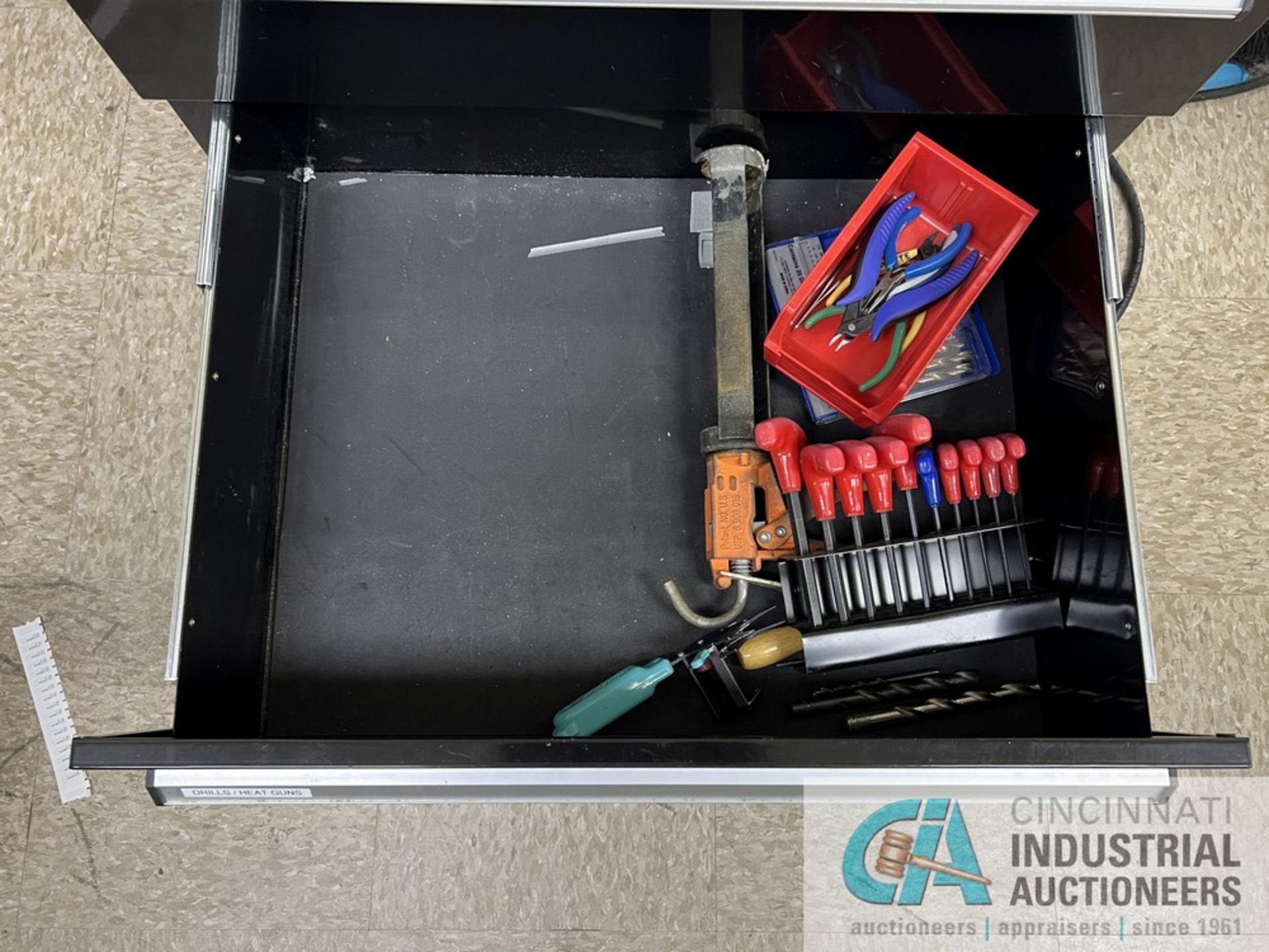 11-DRAWER HUSKY TOOLBOX WITH TOOLS (ENG LAB) - Image 11 of 11