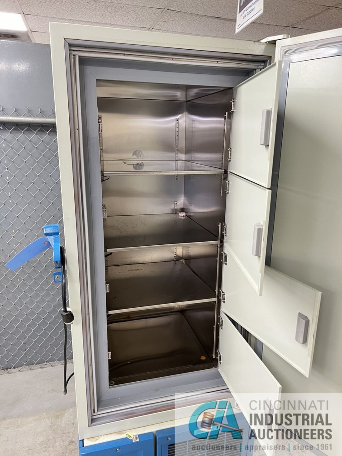 USI MODEL USDW-HL388 ULTRA-LOW TEMP FREEZER; S/N 160331793, -86 DEGREE CELCIUS (2016) (OUTBACK) - Image 5 of 5