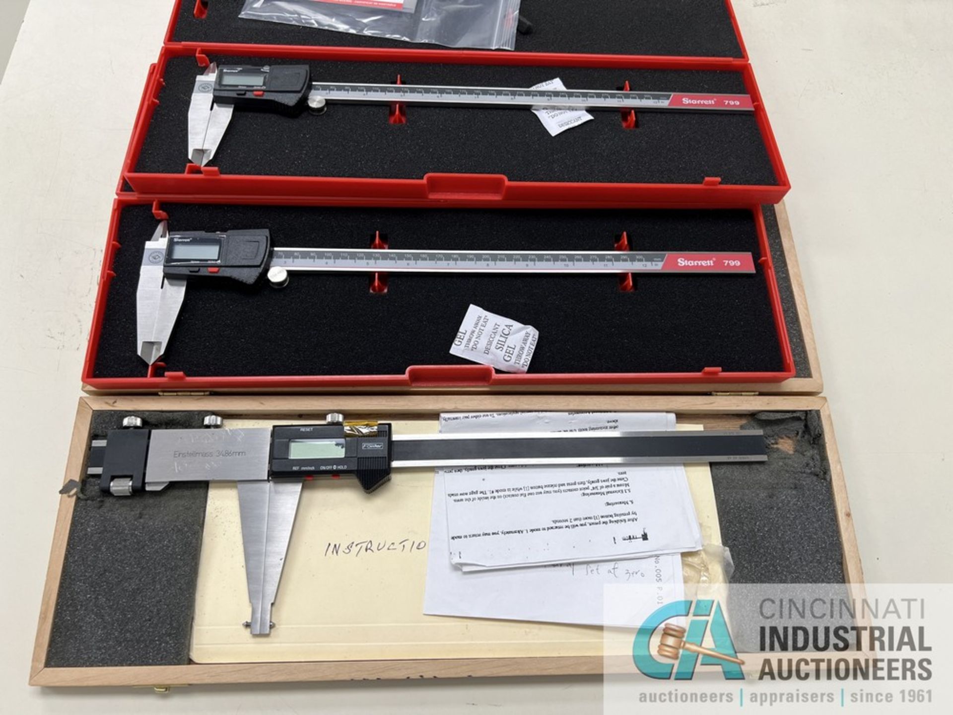 12" DIGITAL CALIPERS - (2) STARRETT, (1) FOWLER (INSP) - Bild 2 aus 2