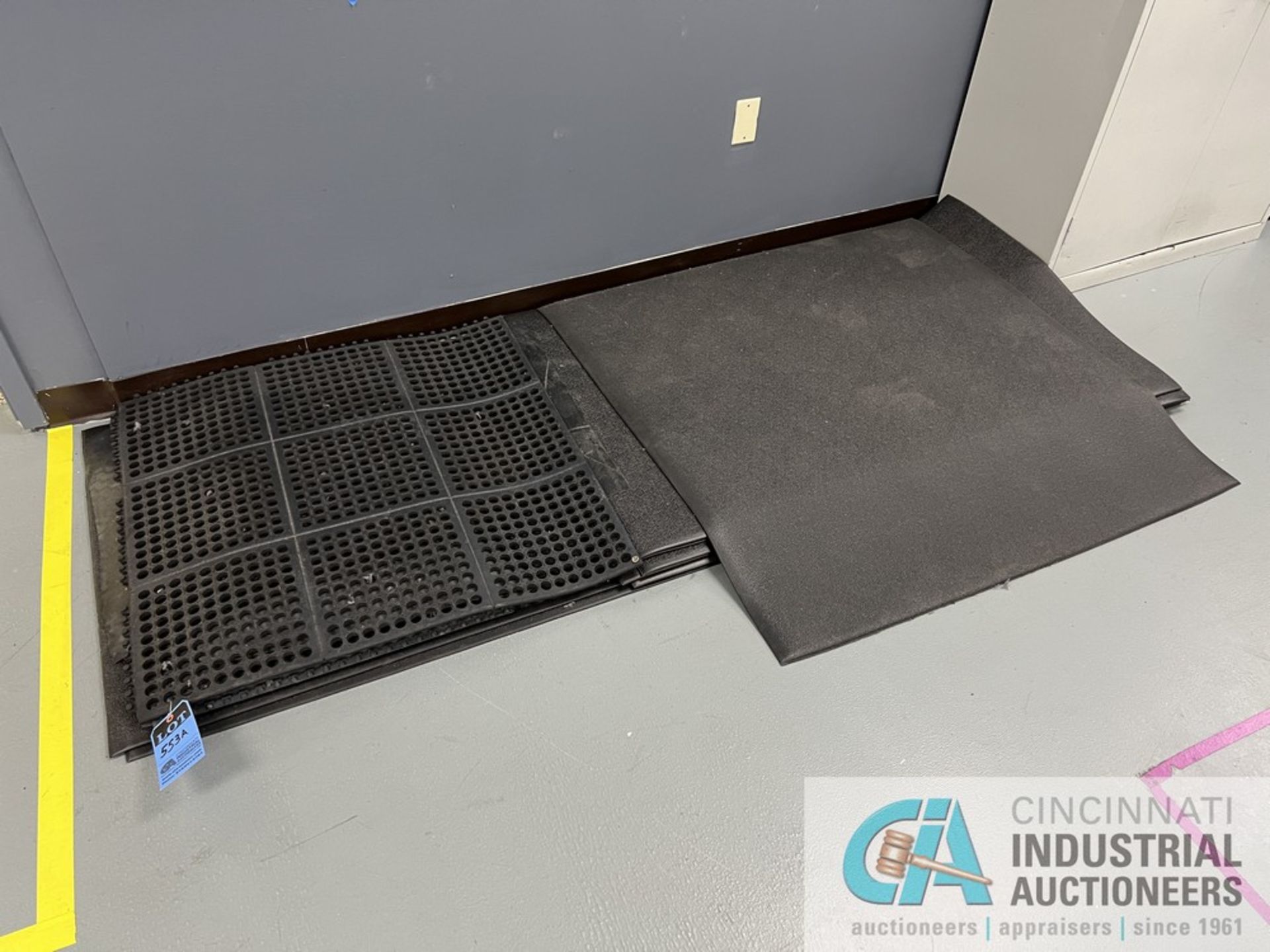 (LOT) FATIGUE MATS