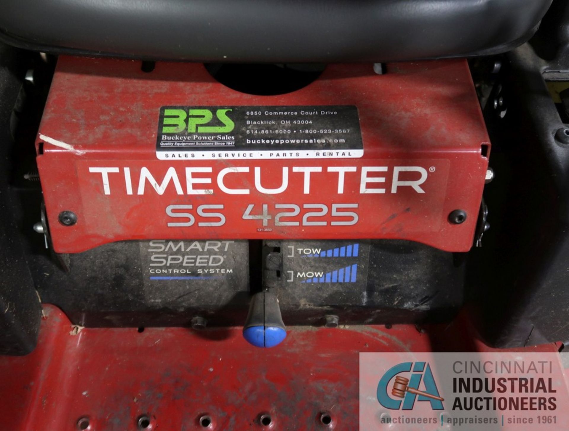 42" TORO TIME CUTTER MODEL SS4225, 22.5 TWIN V GAS POWERED COMMERCIAL ZERO TURN MOWER - Image 4 of 4