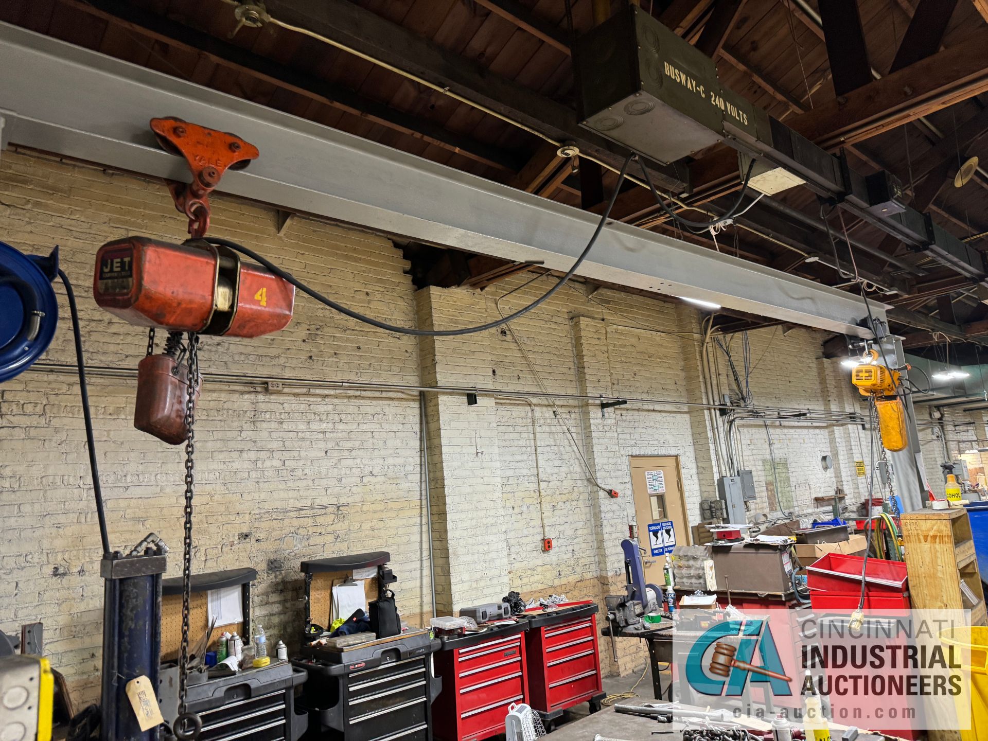 Free Standing 1 Crane w/ (2) 1 Ton Electric Hoists 6"x 6" Beams, 224" Span, 112" Beam Height - Image 3 of 5