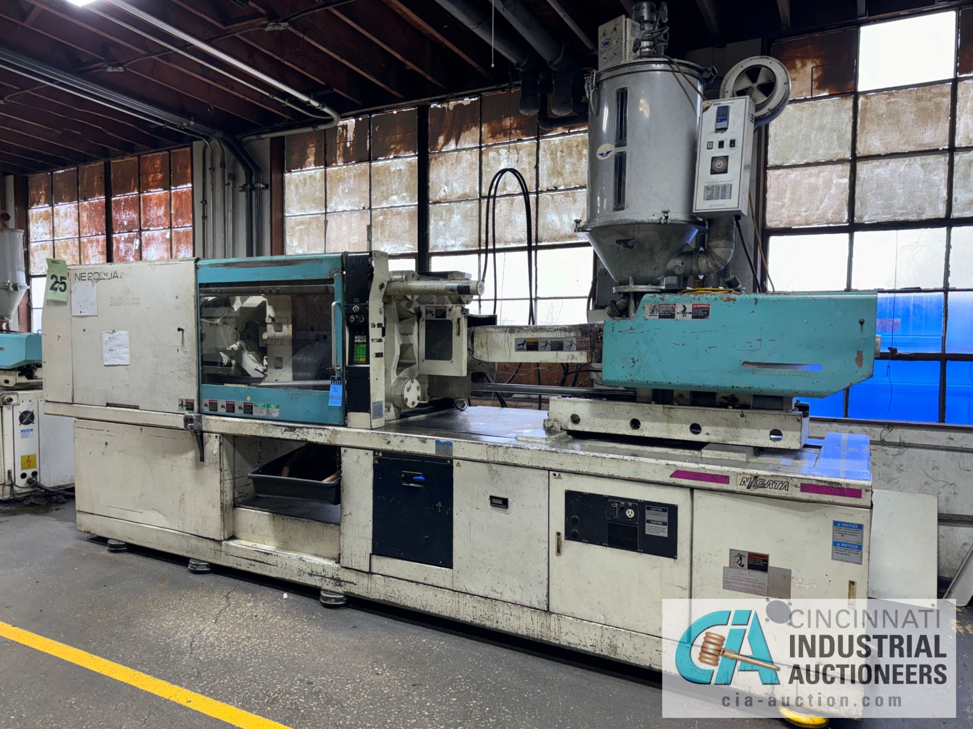 Niigata Model NE200UA4, 198-Ton x 8.99-oz, Injection Molding Machine, (1998), s/n 25118F, Tie Bar