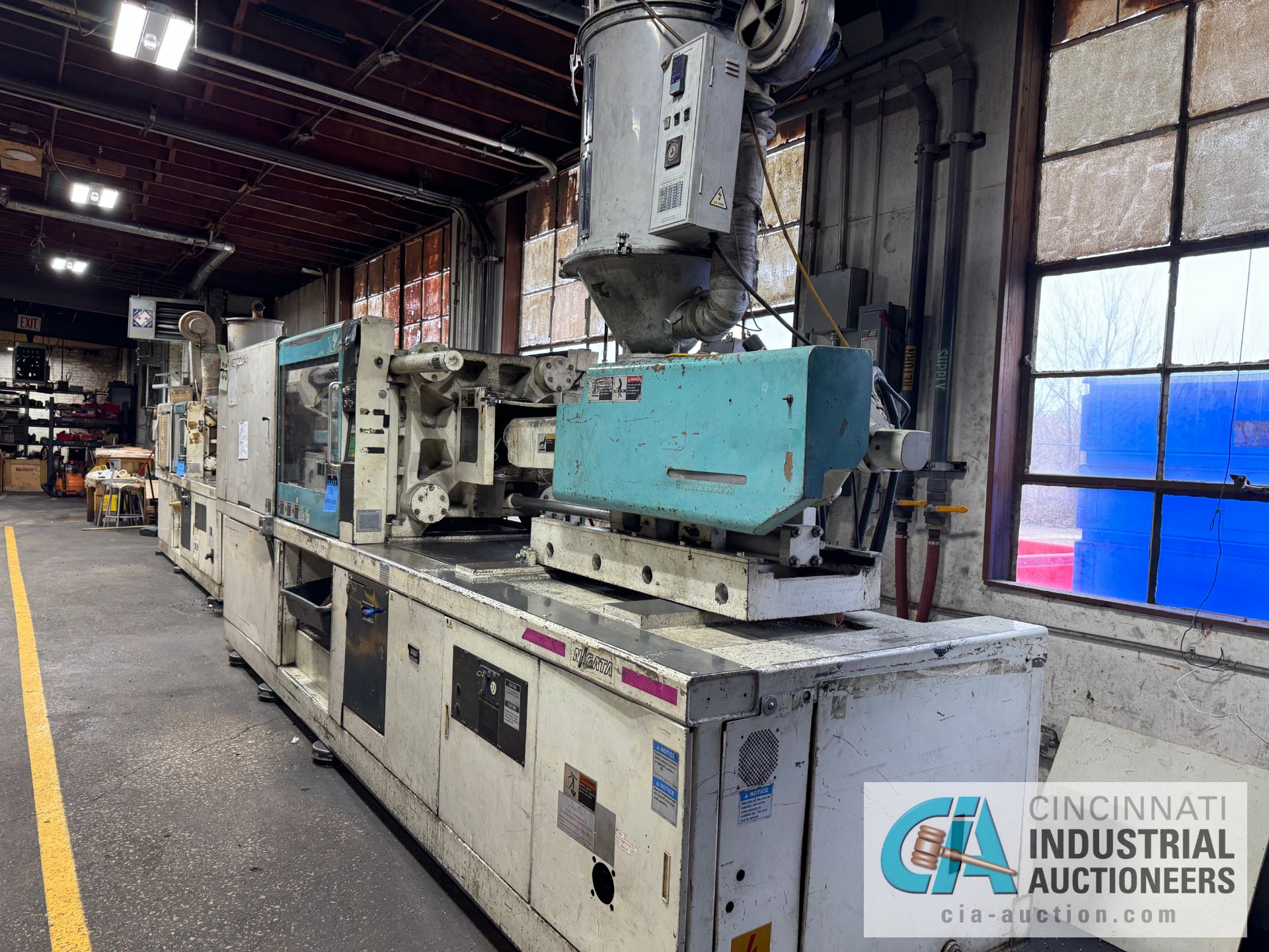 Niigata Model NE200UA4, 198-Ton x 8.99-oz, Injection Molding Machine, (1998), s/n 25118F, Tie Bar - Image 7 of 10