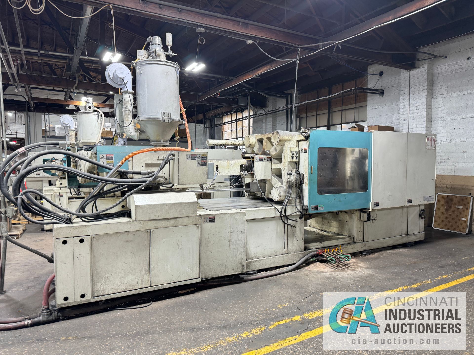 Niigata Model NE385H4, 385-Ton x 43.53-oz, Injection Molding Machine, (1999), s/n 45705H, Tie Bar - Image 9 of 10