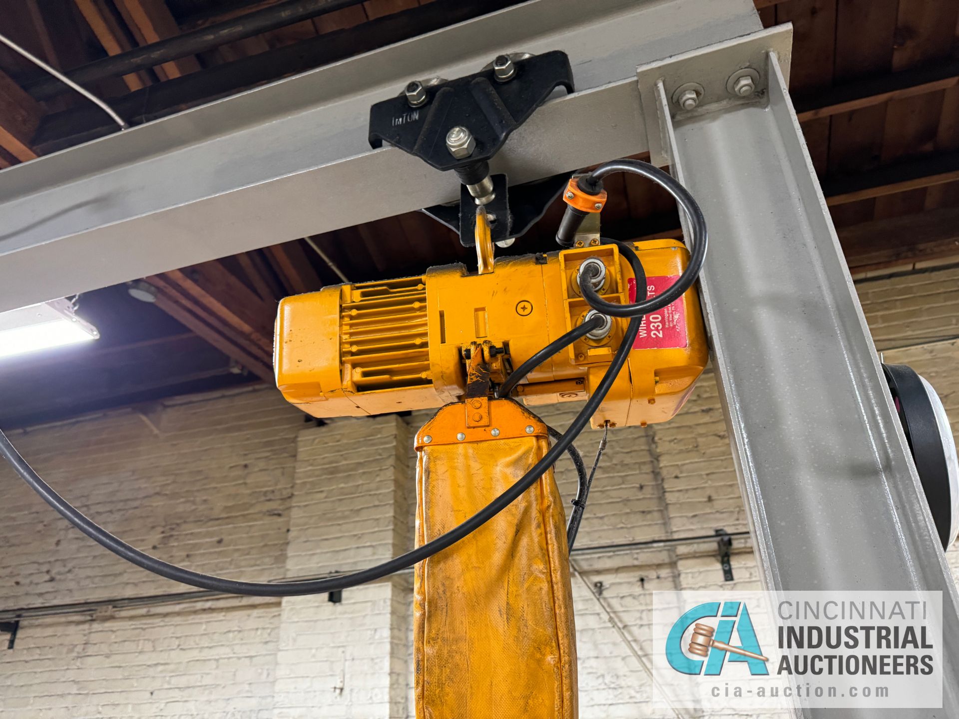 Free Standing 1 Crane w/ (2) 1 Ton Electric Hoists 6"x 6" Beams, 224" Span, 112" Beam Height - Image 5 of 5