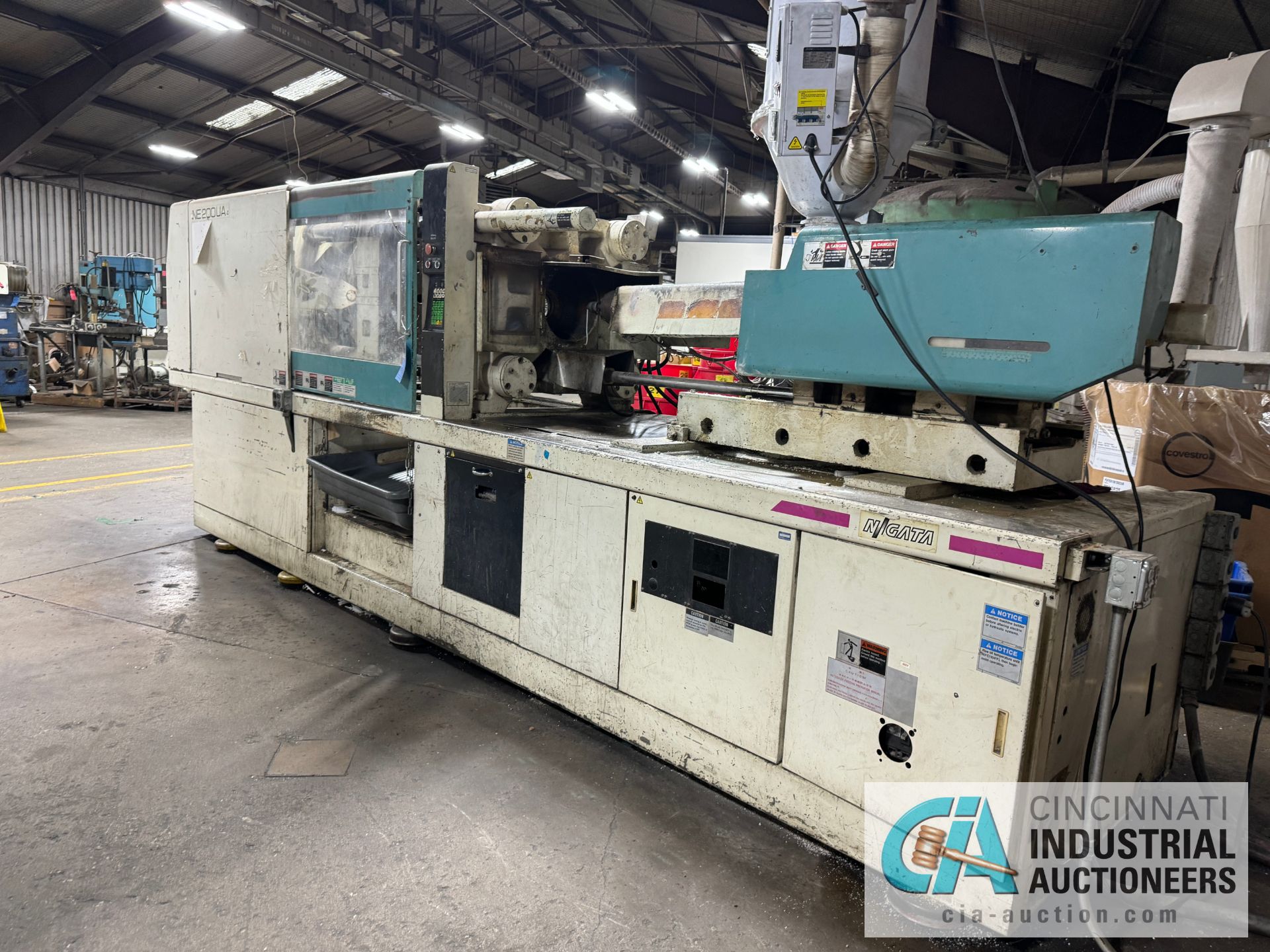 Niigata Model NE200UA4, 198- Ton x 8.99-oz, Injection Molding Machine (1998), s/n 25117F, Tie Bar - Image 4 of 7