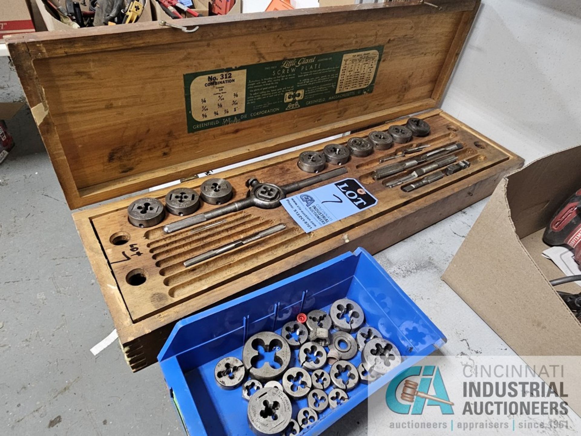 TAP AND DIE SET