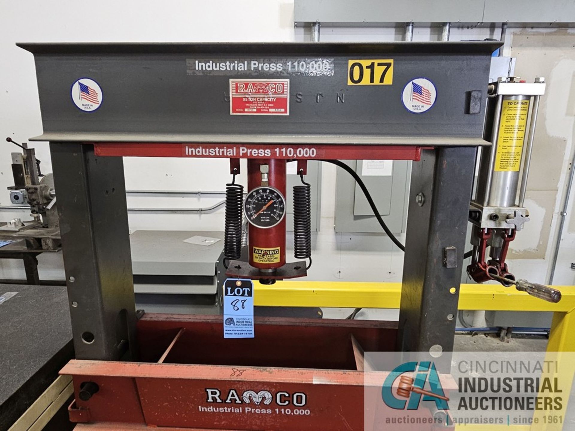 55 TON RAMCO H-FRAME HYDRAULIC SHOP PRESS; S/N 4336, 32" BETWEEN UPRIGHTS - Image 2 of 5