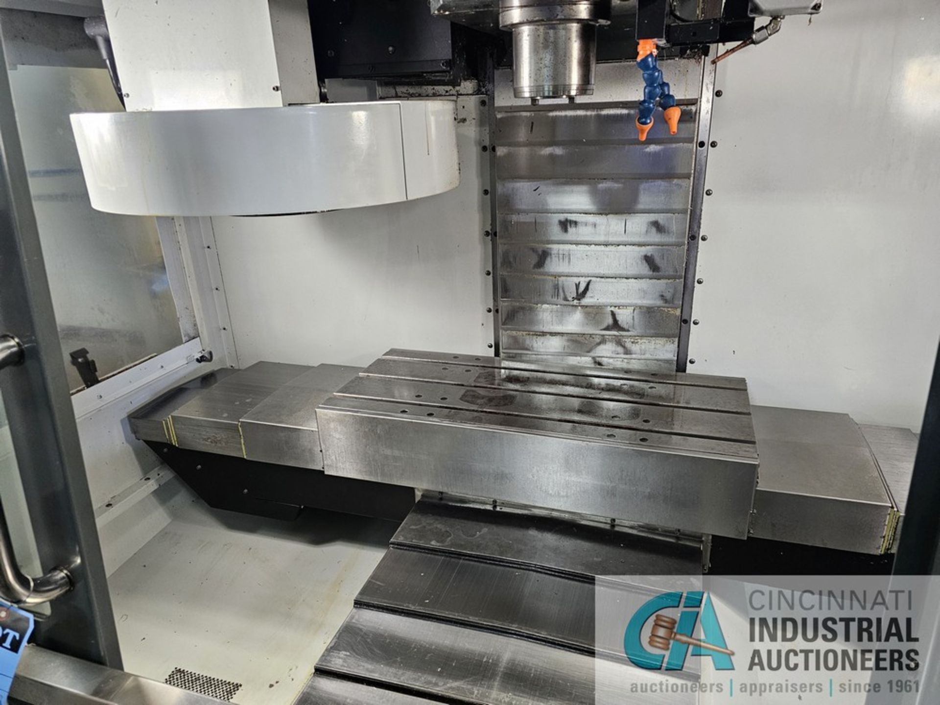 HAAS MODEL VF-2 CNC VERTICAL MACHINING CENTER; S/N 1098608, TABLE, 40 TAPER SPINDLE, 8,000 RPM, 20 - Image 9 of 14