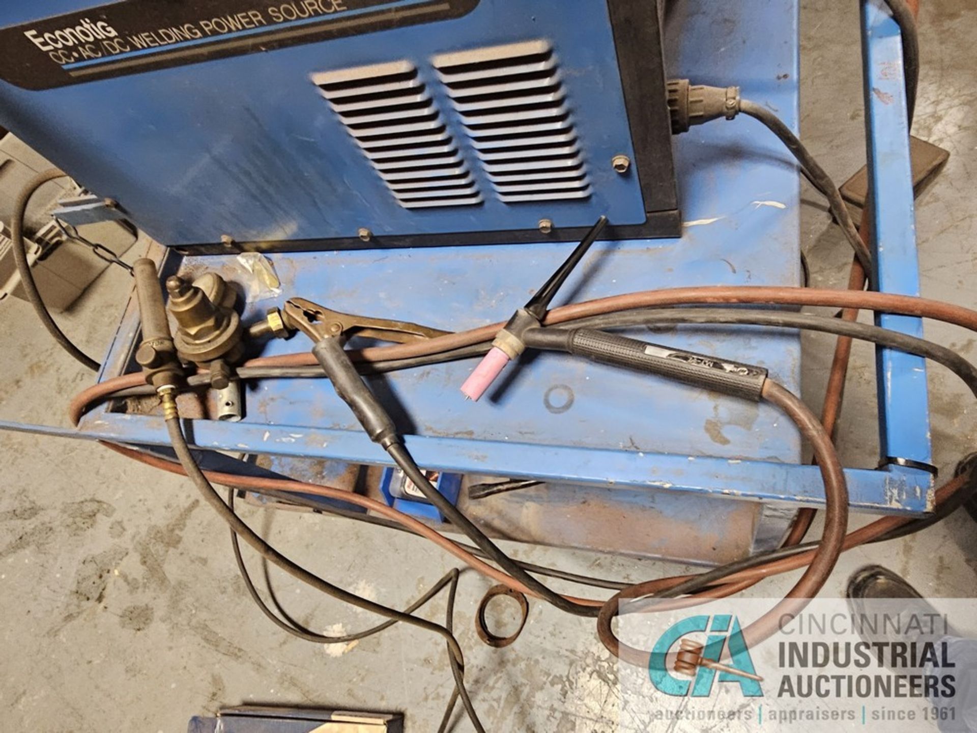 166 AMP MILLER ECONOTIG TIG WELDER, SINGLE PHASE WITH CART (NO TANK) - Image 6 of 9