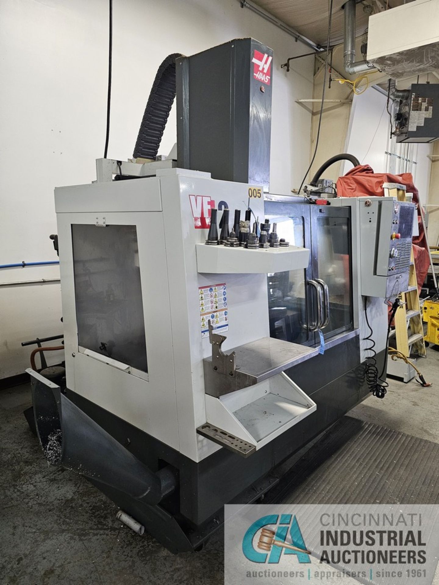 HAAS MODEL VF-2 CNC VERTICAL MACHINING CENTER; S/N 1098608, TABLE, 40 TAPER SPINDLE, 8,000 RPM, 20 - Image 2 of 14