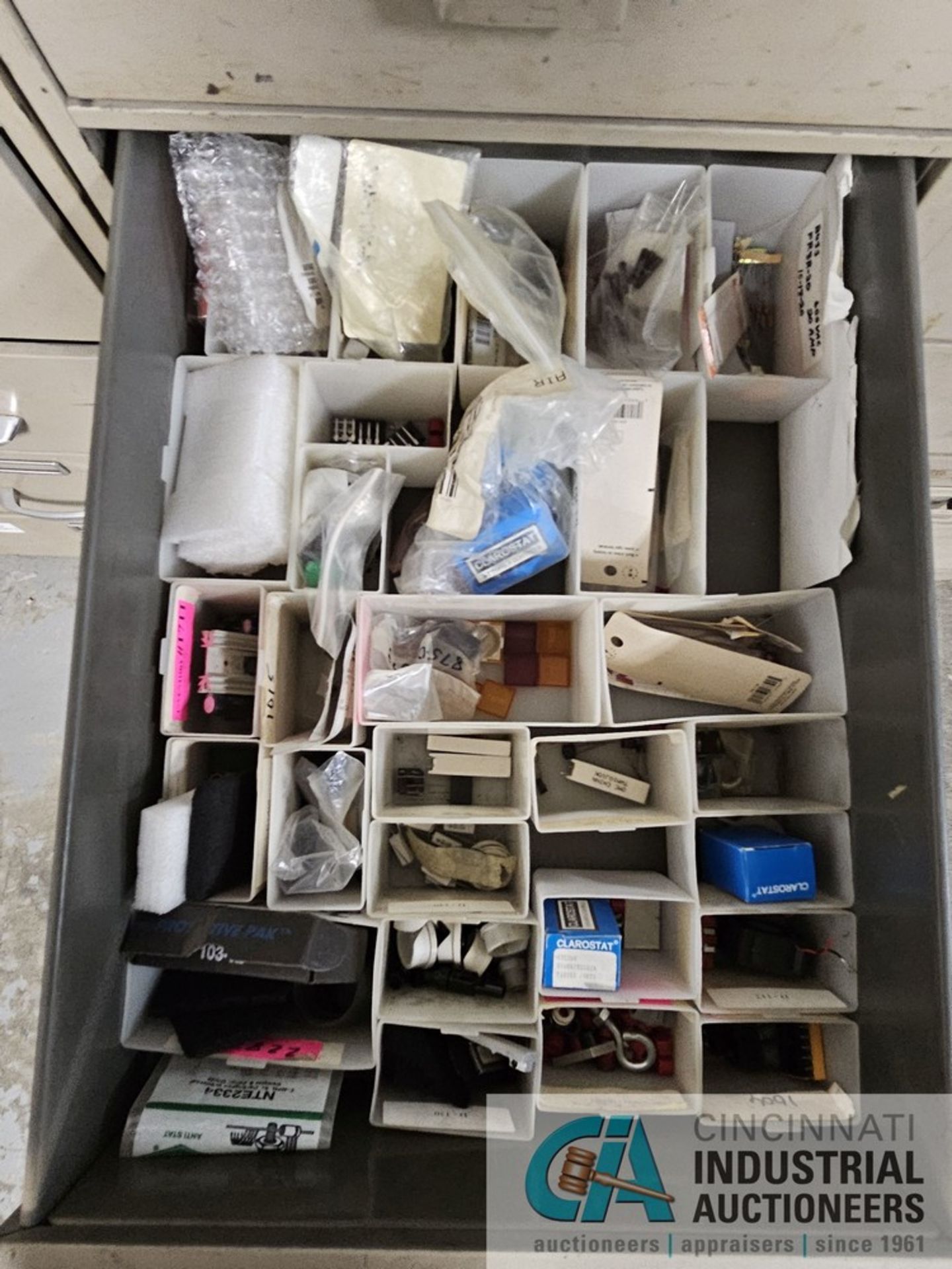 6-DRAWER CABINET WITH ASSORTED ELECTRICAL; PC BOARDS, SONIC CONNECTORS, POWER SUPPLY PARTS, RELAYS - Image 4 of 7