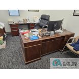 (LOT) CONTENTS OF OFFICE; DESK, CREDENZA, CHAIRS *NO COMPUTER OR ITEMS AFFIXED TO WALLS**