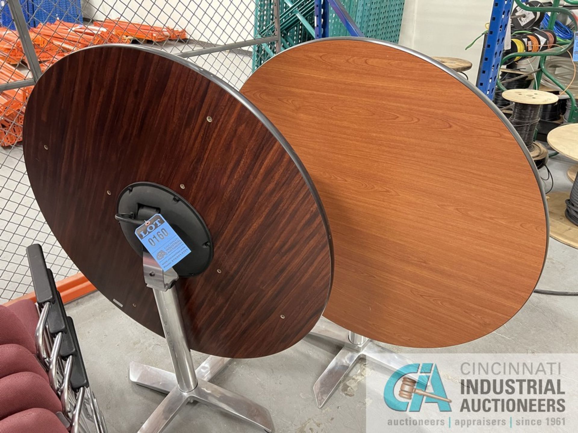 42" DIAMETER TABLE WITH (4) CHAIRS (WAREHOUSE) - Image 2 of 3