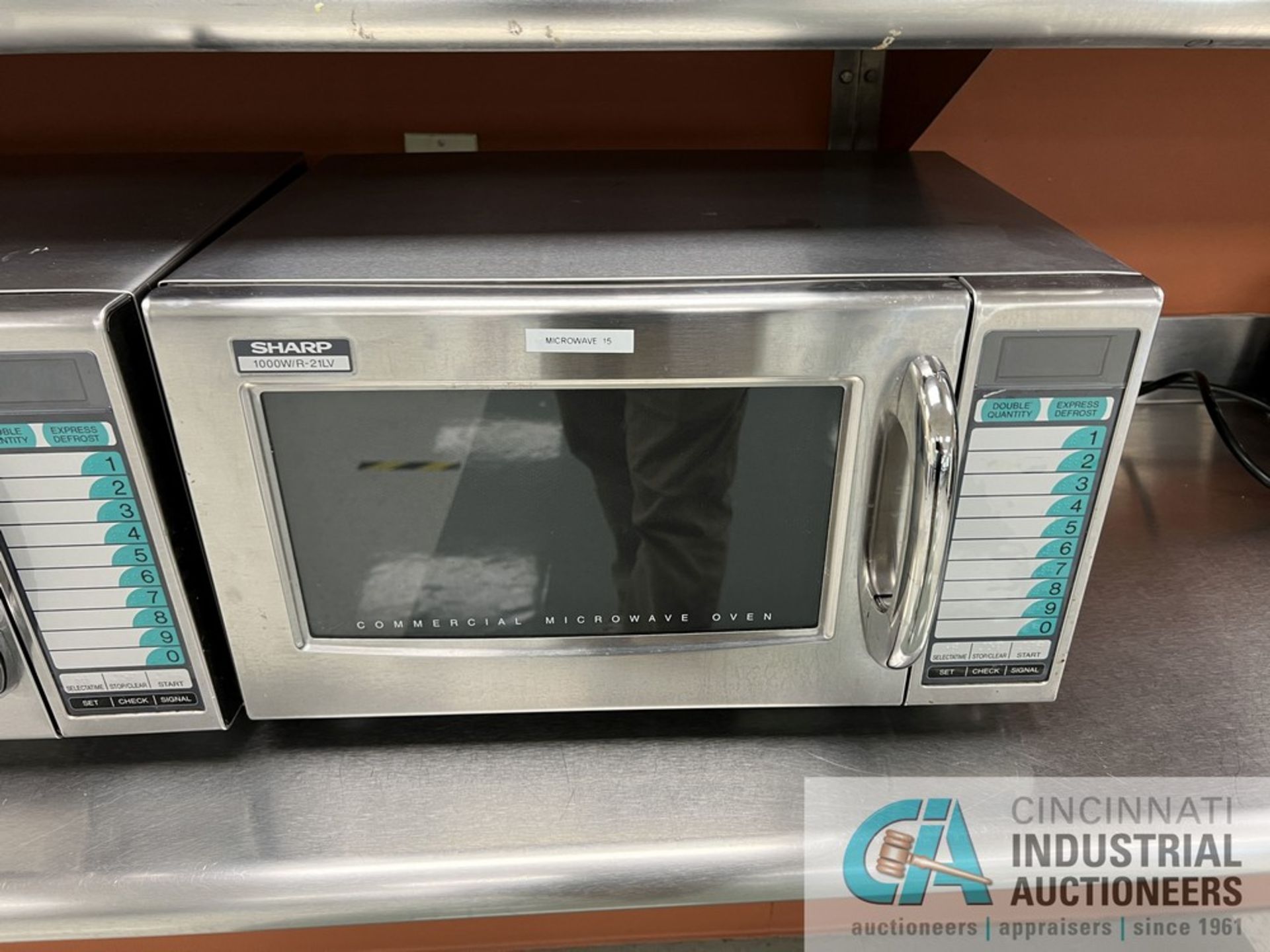 SHARP MODEL 1000W/R-21LV COMMERCIAL MICROWAVE OVENS (CAF) - Image 2 of 2