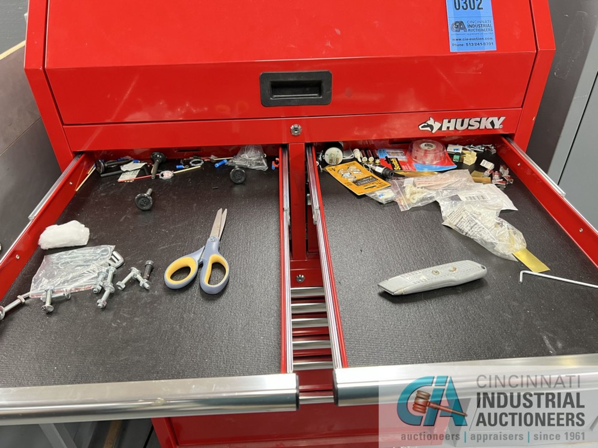 12-DRAWER HUSKY PORTABLE TOOLBOX WITH TOOLS (MAIN) - Image 2 of 7