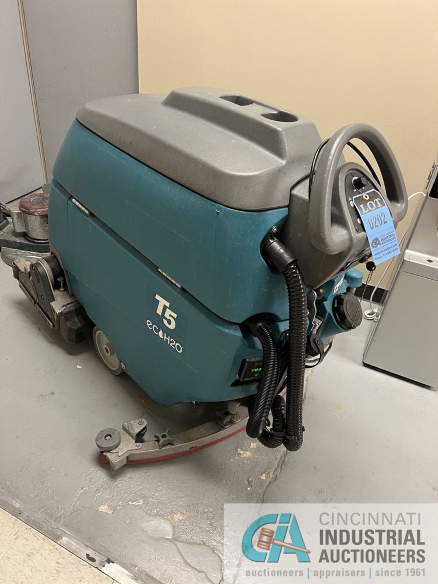 TENNANT MODEL T5 ECOH20 WALK BEHIND ELECTRIC FLOOR SCRUBBER (HALL BATH)