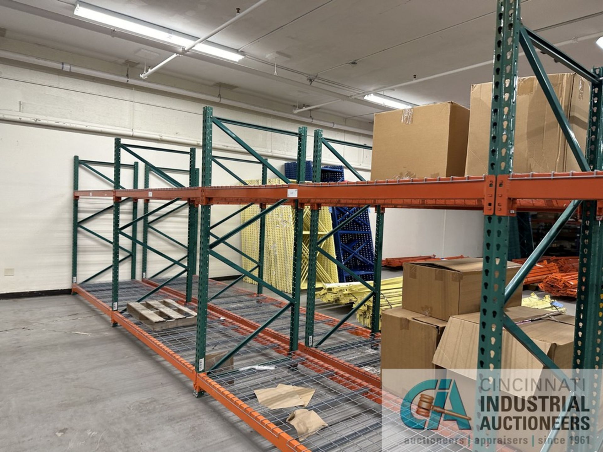 (LOT) (8) SECTIONS 96" X 42" X 96" AND (2) SECTIONS 72" X 42" X 96" ADJUSTABLE BEAM PALLET RACK - Image 6 of 8