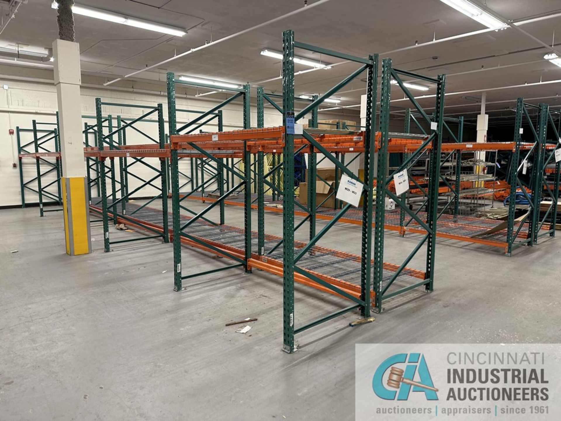 (LOT) (8) SECTIONS 96" X 42" X 96" AND (2) SECTIONS 72" X 42" X 96" ADJUSTABLE BEAM PALLET RACK