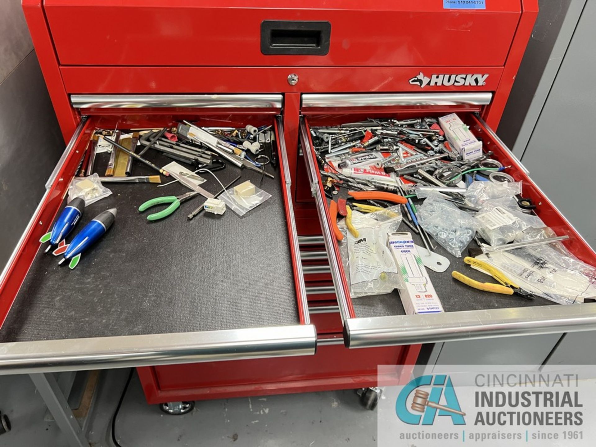 12-DRAWER HUSKY PORTABLE TOOLBOX WITH TOOLS (MAIN) - Image 3 of 7