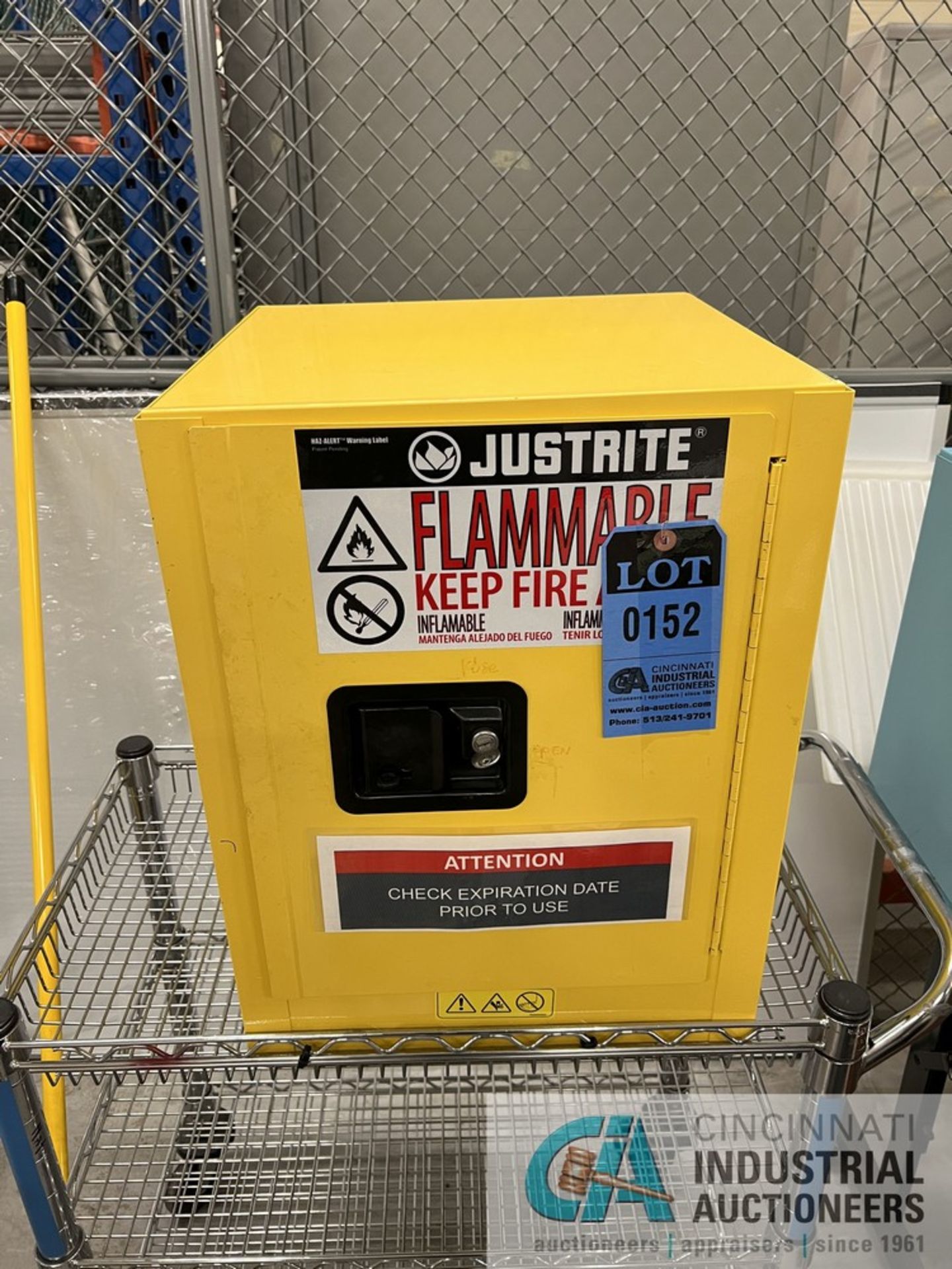 4 GALLON CAP JUSTRITE STACKABLE FLAMMABLE LIQUID CABINET (WAREHOUSE)