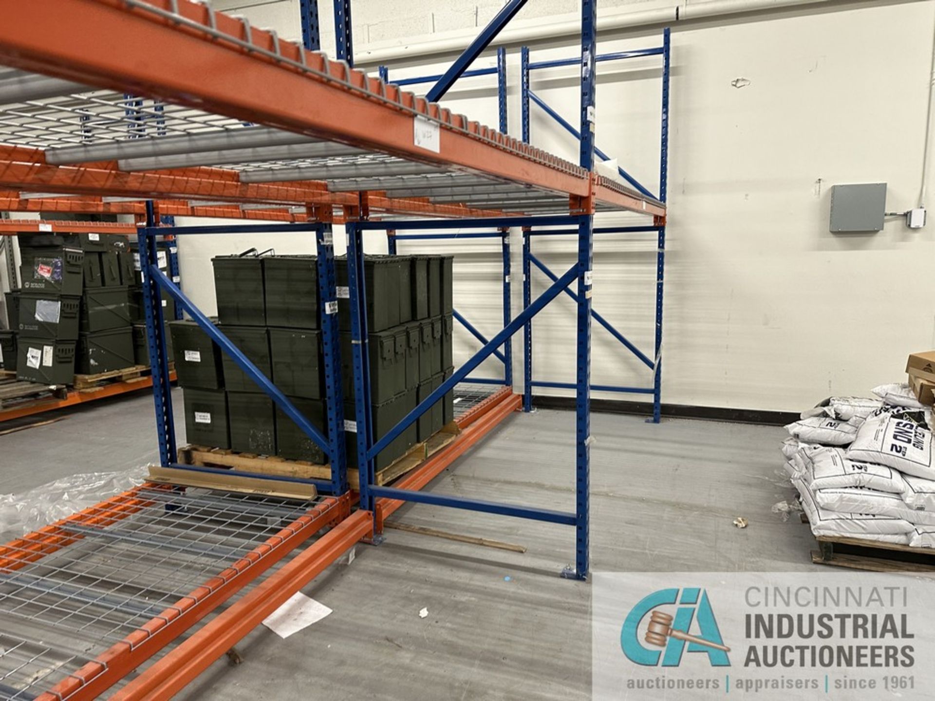 (LOT) (8) SECTIONS 96" X 42" X 112" AND (2) SECTIONS 72" X 42" X 112" ADJUSTABLE BEAM PALLET RACK - Bild 7 aus 7