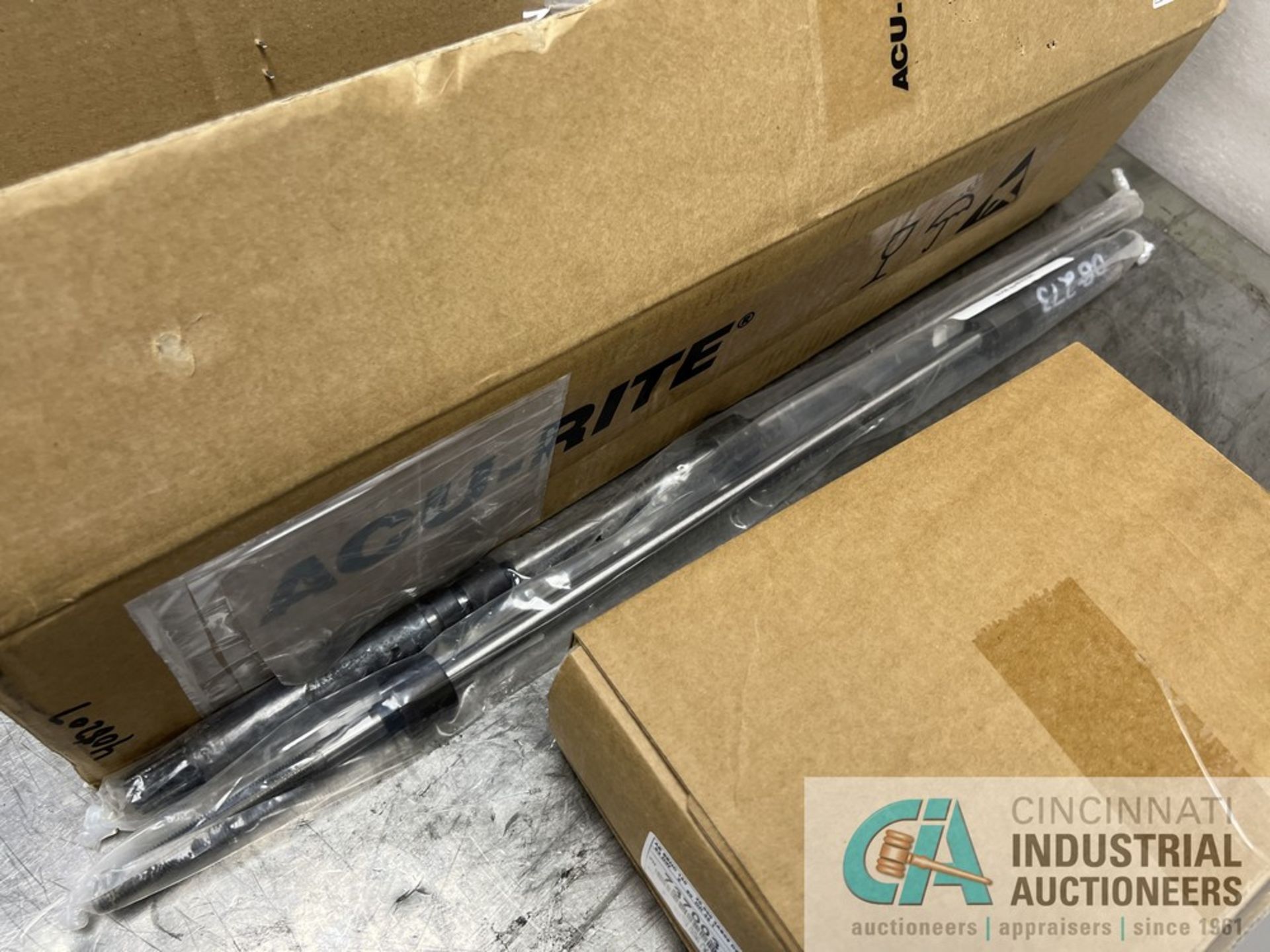 (LOT) ACU-RITE SEND 150 LINEAR ENCODER AND (2) DRAW BARS (MAINTENANCE SHOP)