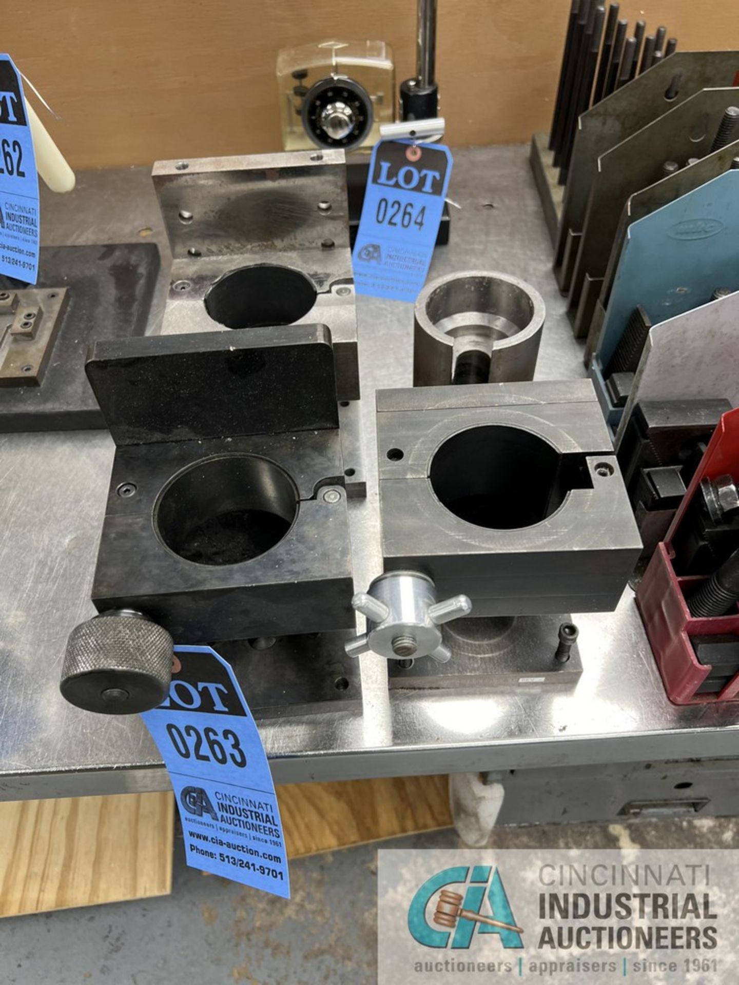 (LOT) TOOLHOLDERS (MAINTENANCE SHOP)