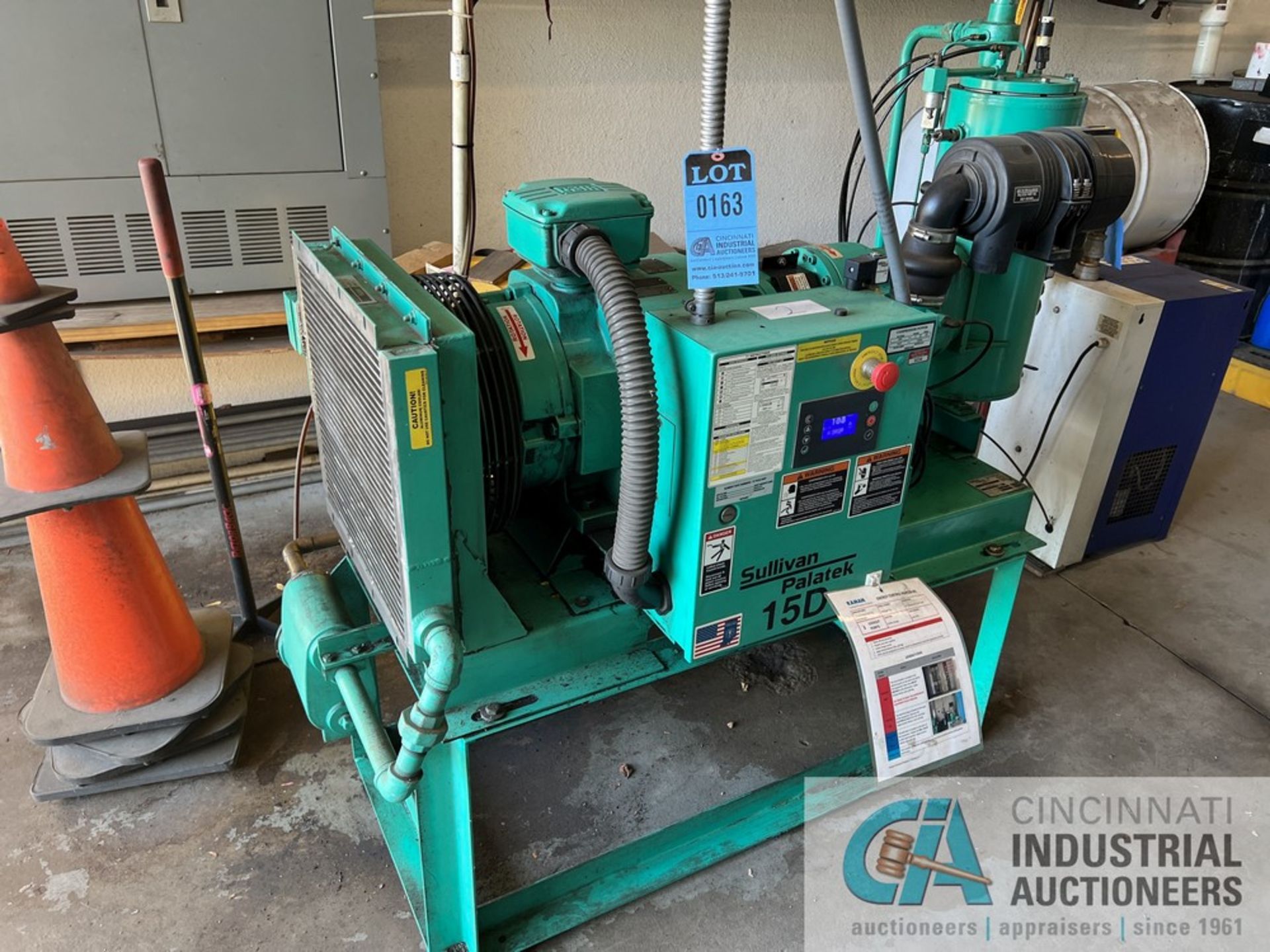 25 HP SULLIVAN PALATEK MODEL 2504JW AIR COMPRESSOR; S/N 1509100004, 19732 LOADED HOURS, 32568