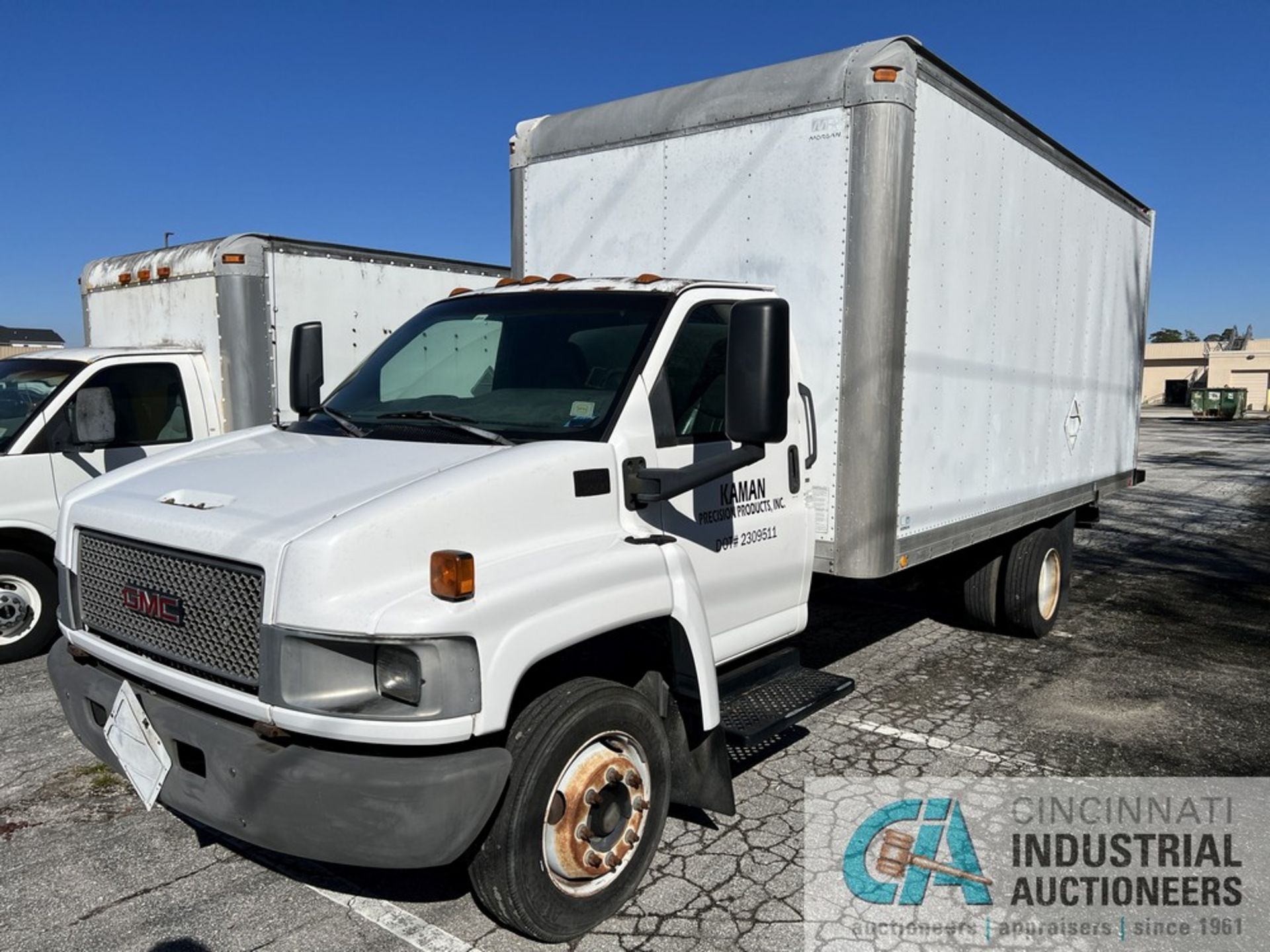 2004 GMC C 5500 GASOLINE 18' BOX TRUCK; VIN 1GDE5CIE54F501371, 8.1 LITER 8 CYLINDER GASOLINE