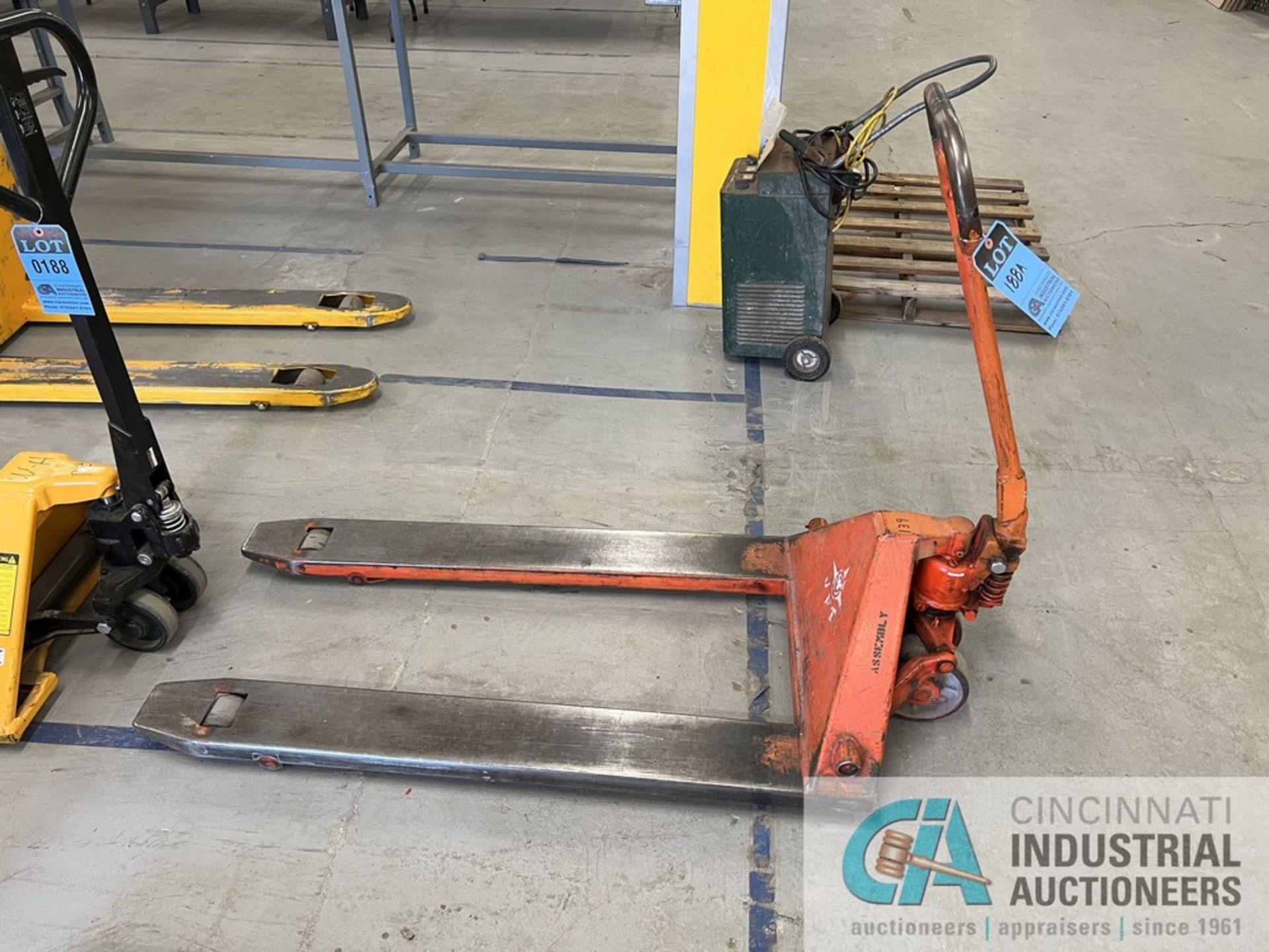 5,000 LB. JET PALLET TRUCK (WAREHOUSE)