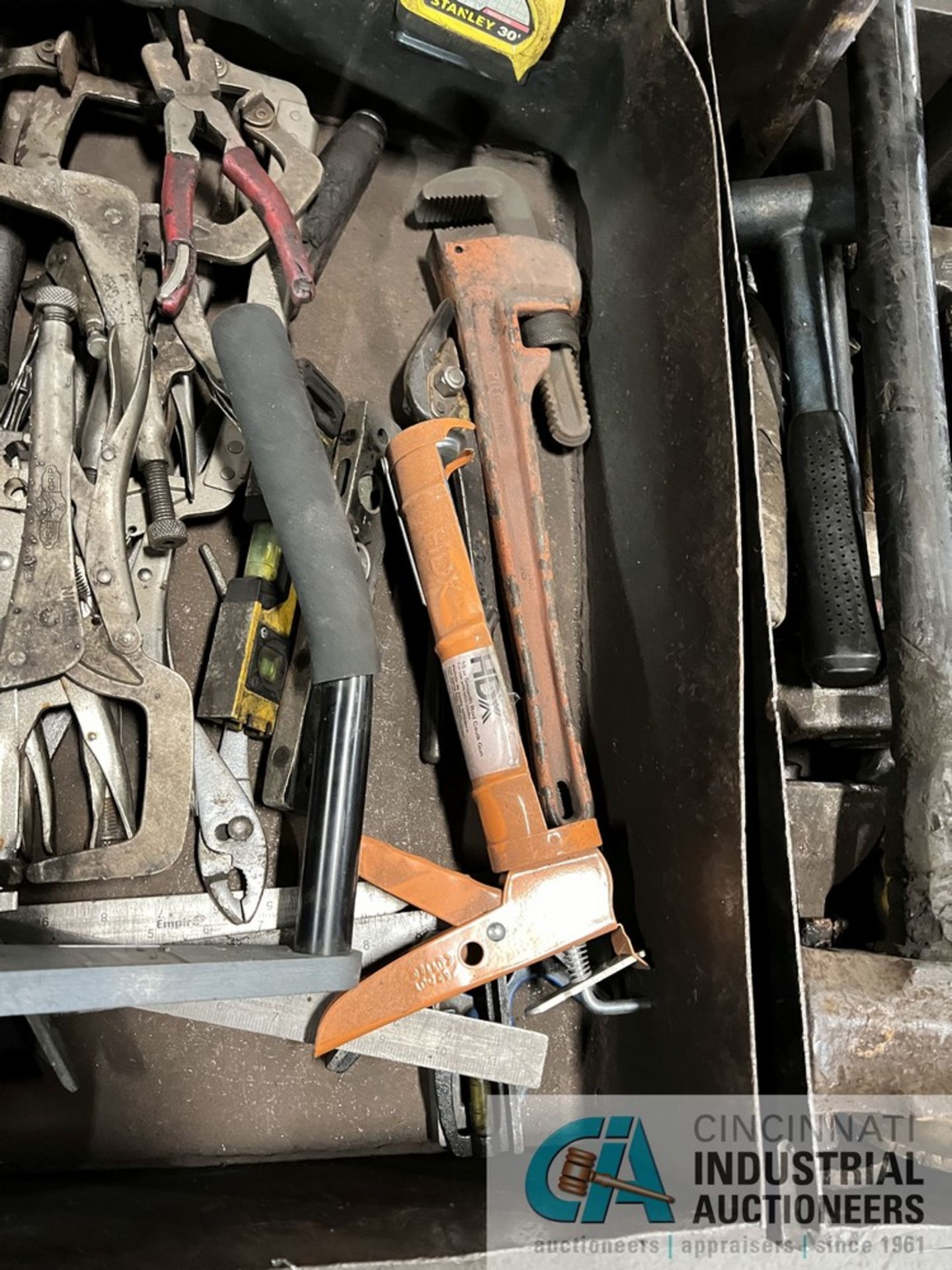 (LOT) MISCELLANEOUS HAND TOOLS - Image 2 of 3