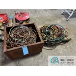 (LOT) MISCELLANEOUS ELECTRIC CORDS AND AIR HOSE WITH STEEL TUB
