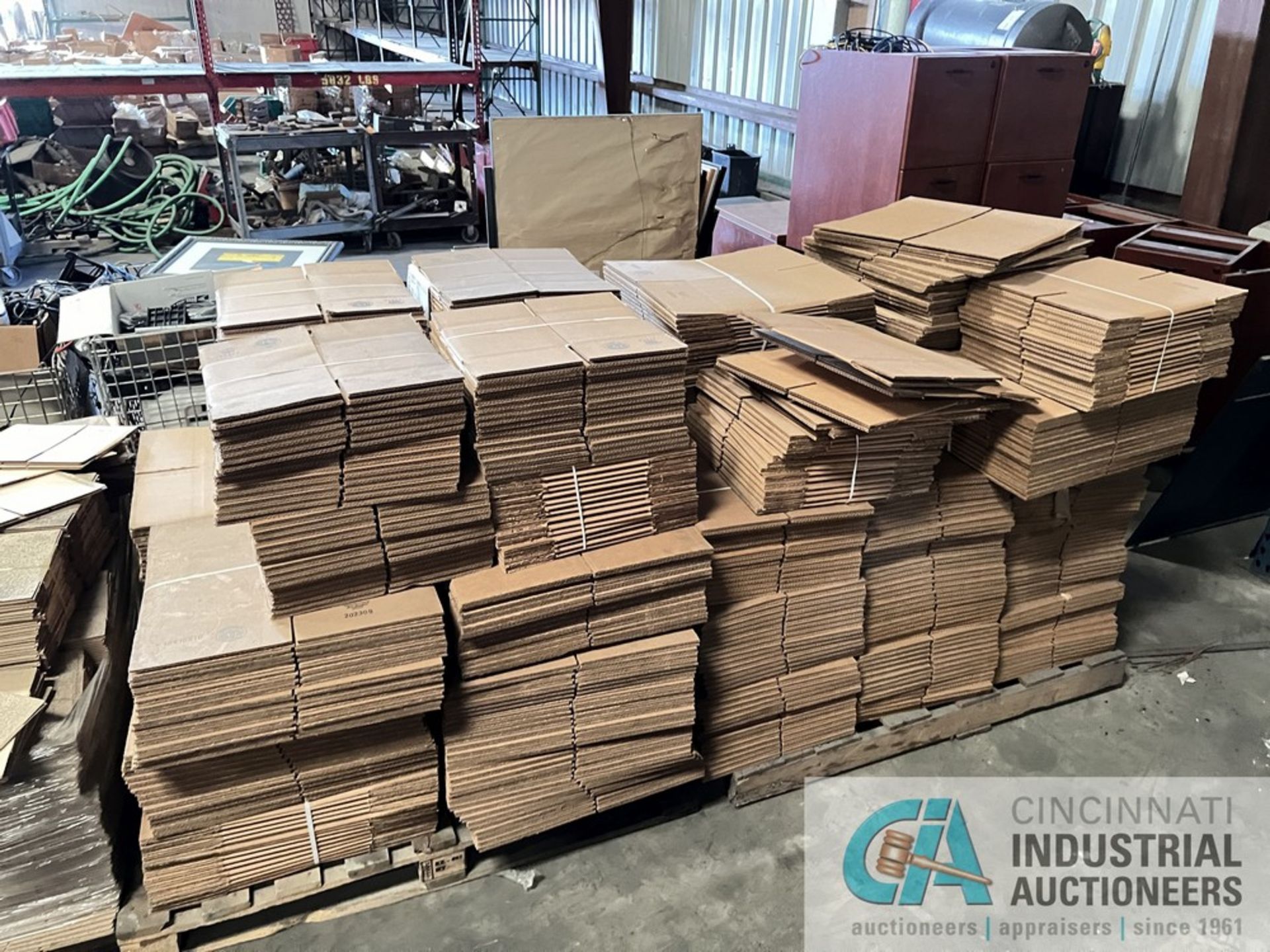 SKIDS MISCELLANEOUS CORRUGATED CARDBOARD BOXES