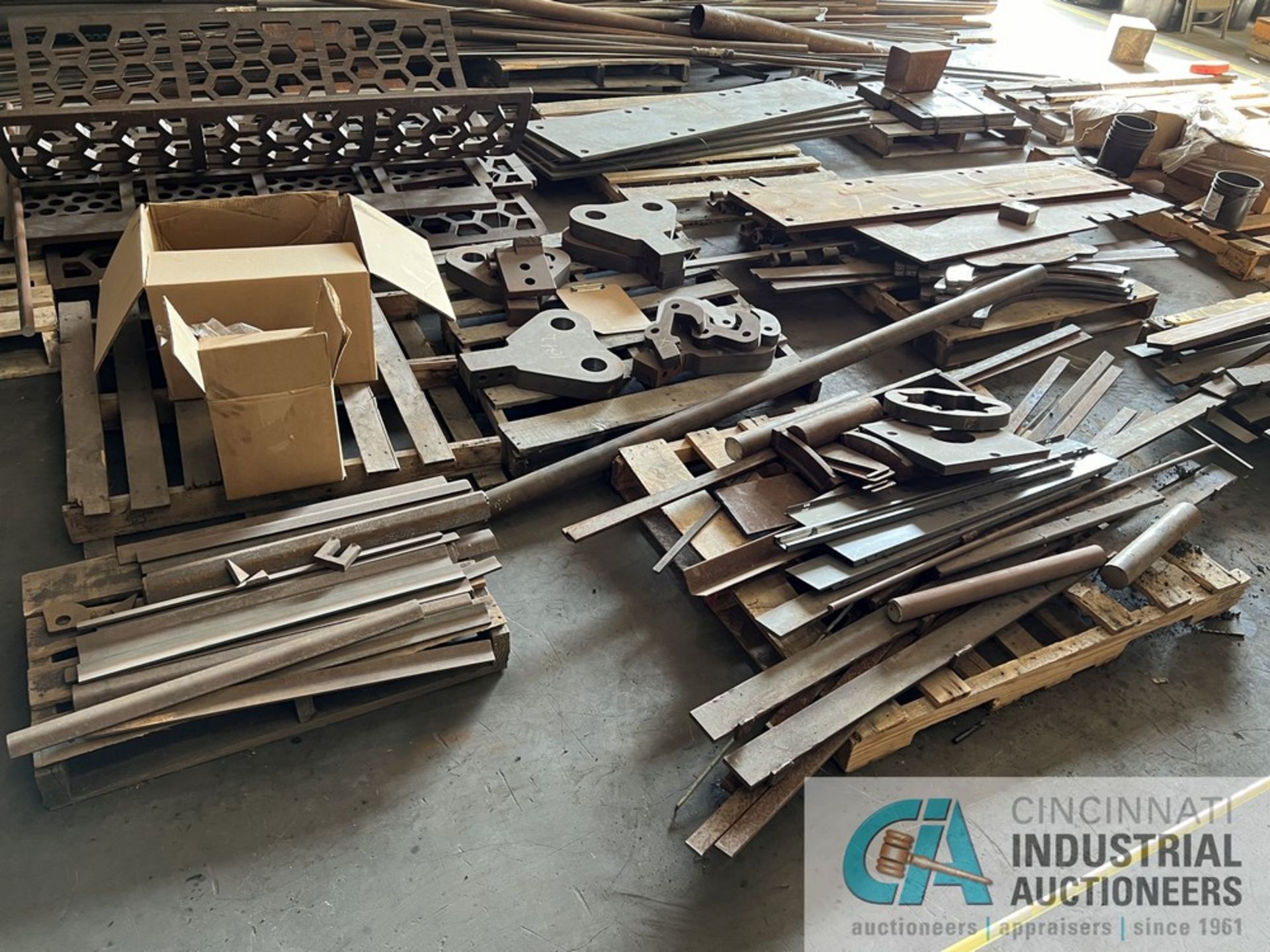 (LOT) ASSORTMENT WORK-IN-PROGRESS STEEL, STEEL STOCK, SCRAP STEEL AND CANTILEVER RACK AND OTHER - Image 7 of 13