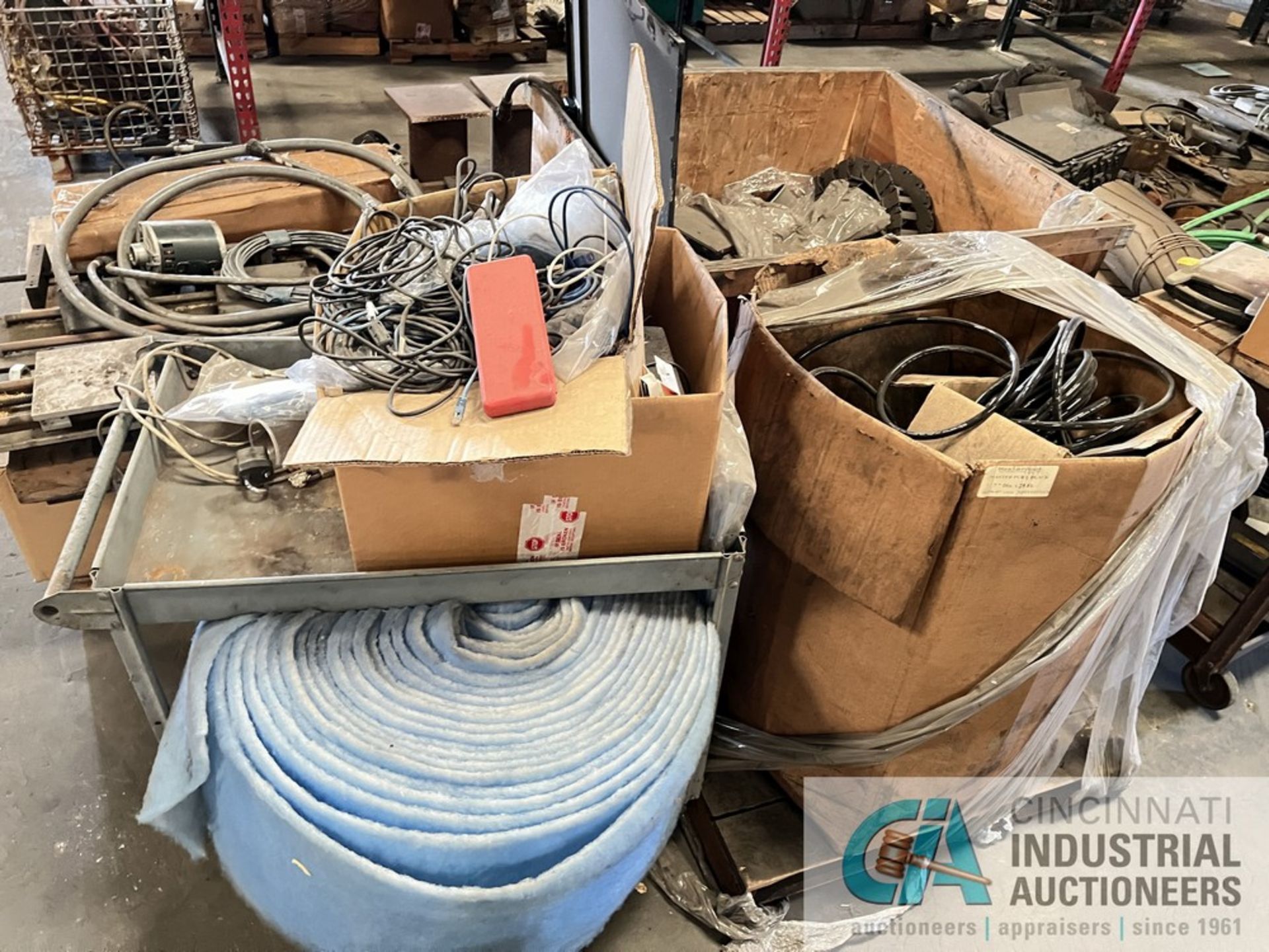 SKIDS MISCELLANEOUS MACHINE PARTS, TOOLING, WIRE, HOSE - Image 12 of 14