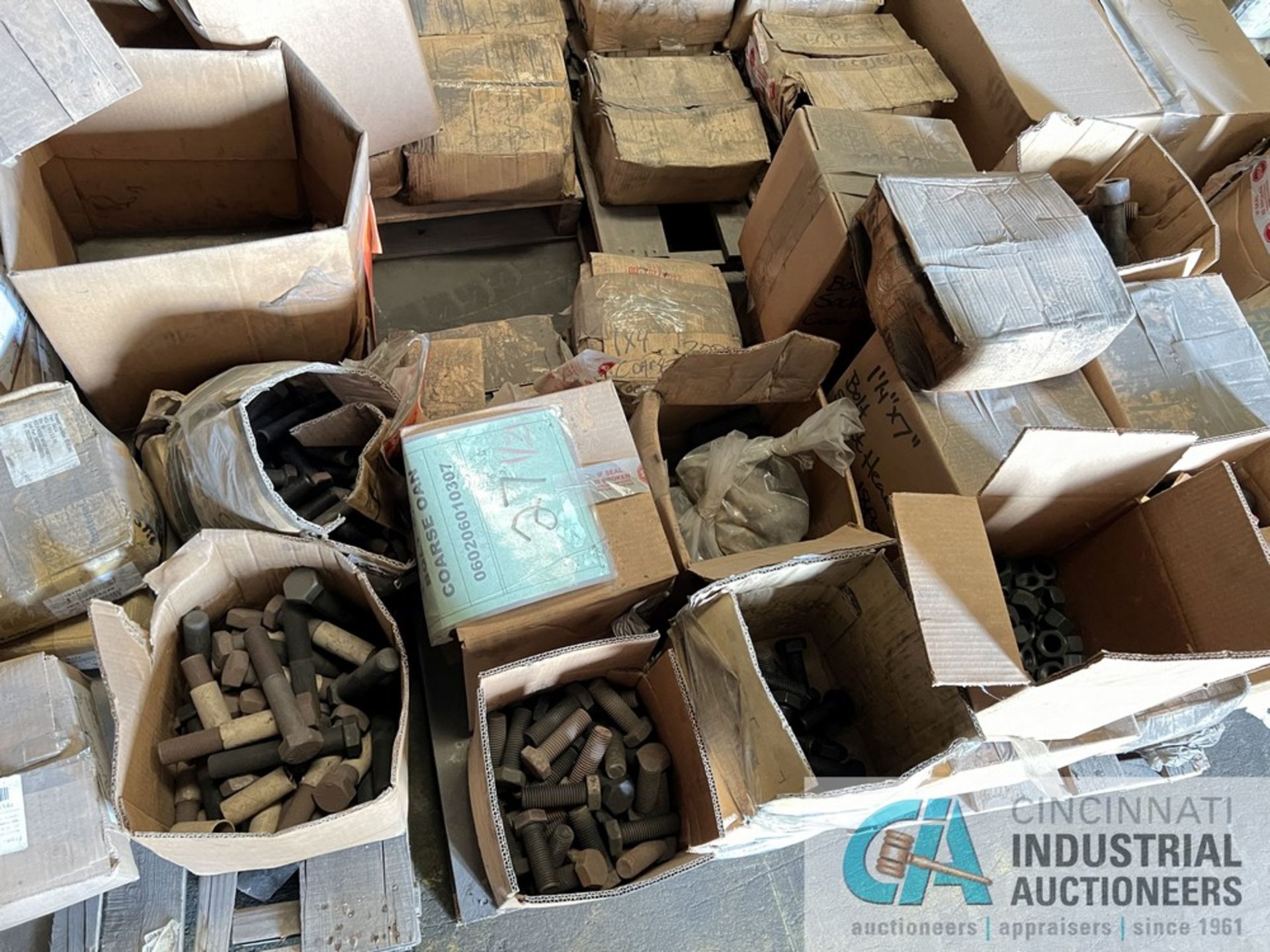 SKIDS MISCELLANEOUS HARDWARE INVENTORY OF NUTS AND BOLTS - Image 10 of 13