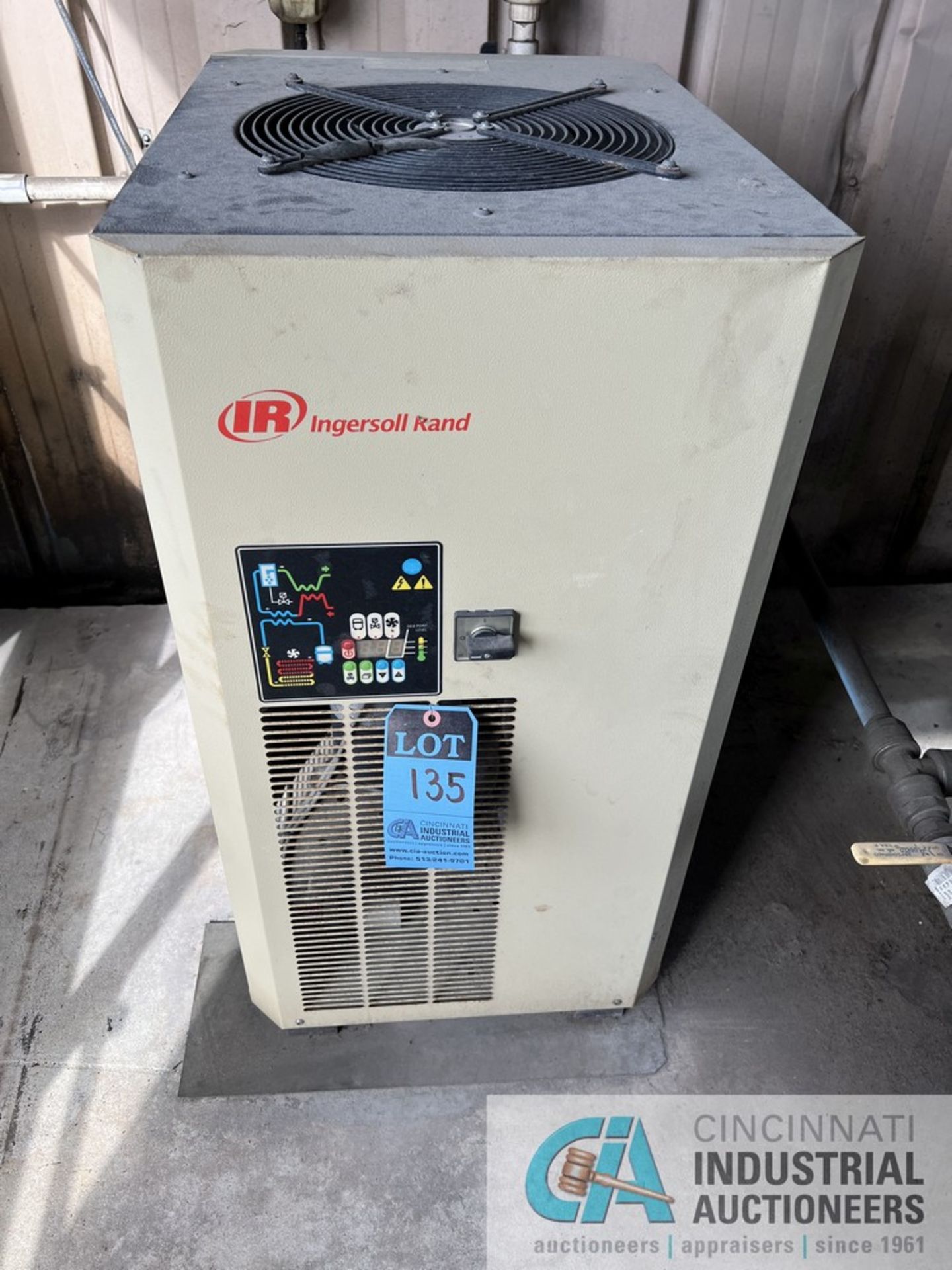 INGERSOLL RAND MODEL D300IN AIR DRYER; S/N 15M-018374, R407C 32 OZ. REFRIGERANT