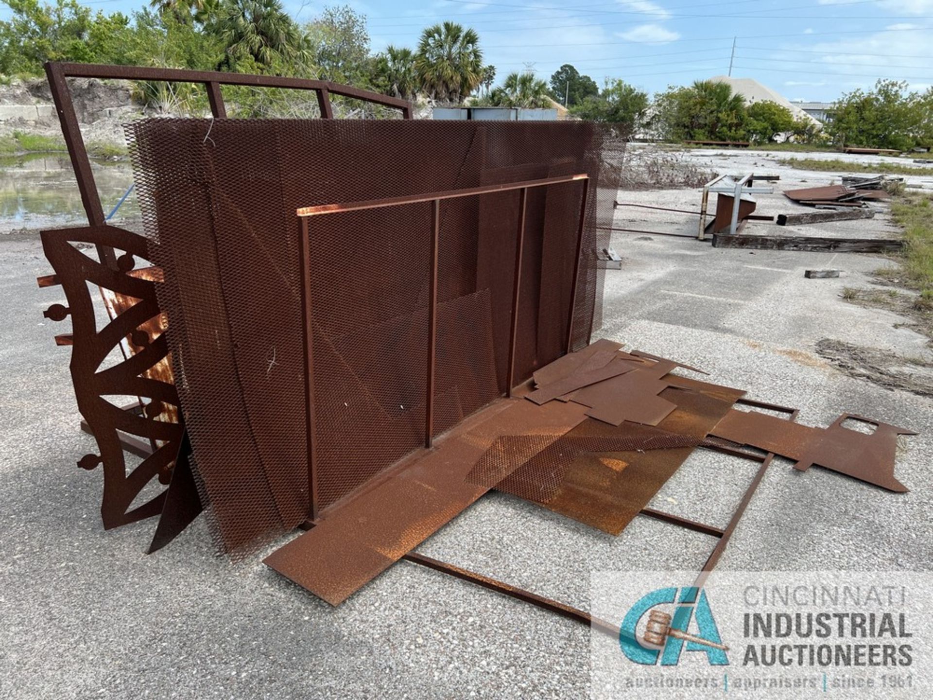 (LOT) LARGE QUANTITY OF STEEL PLATE FROM 1/2" - 4" THICK, INCLUDING FULL AND PARTIAL PLATES