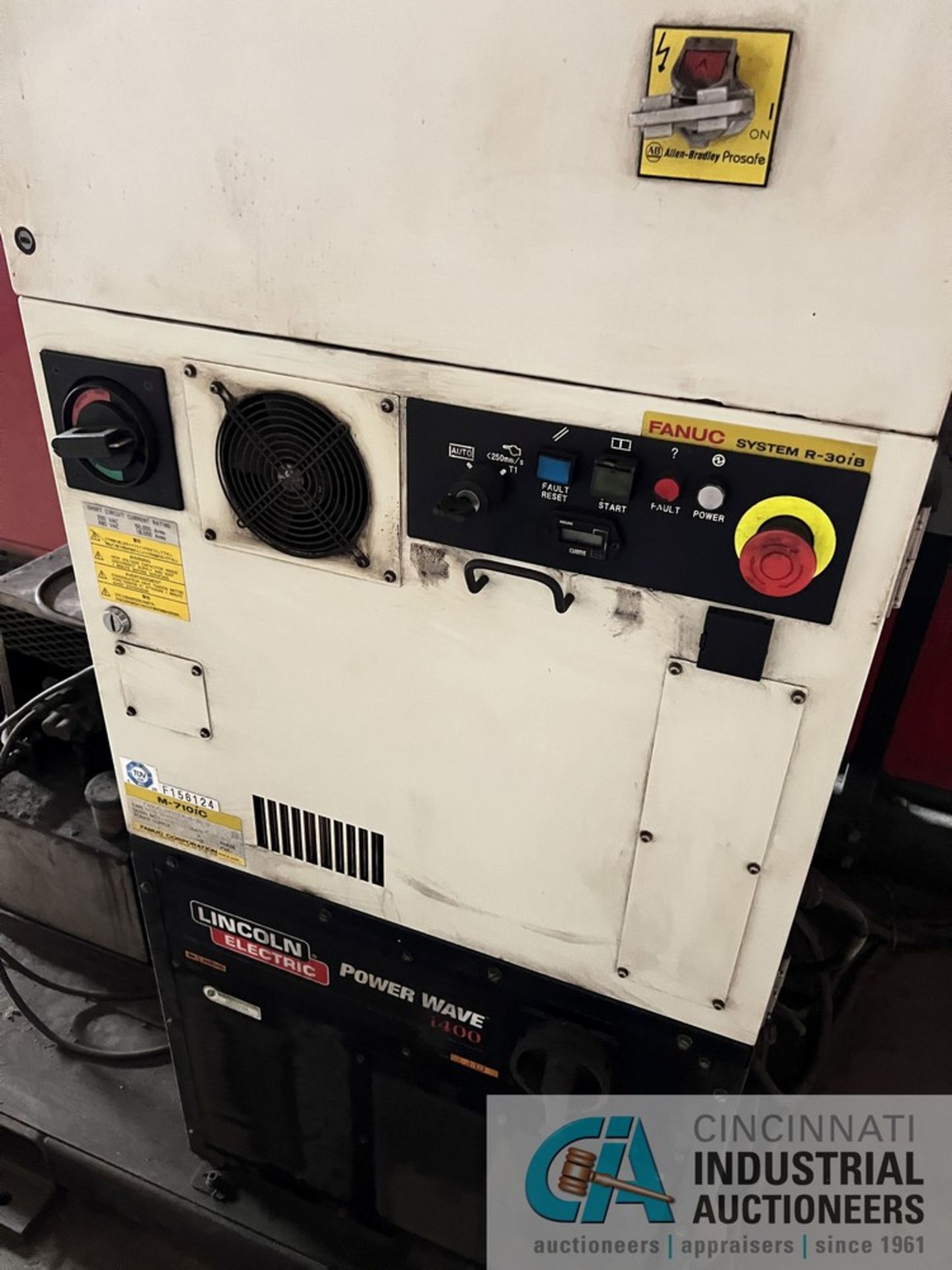FANUC-LINCOLN ROBOTIC WELDING CELL (MISSING PART GRABBER); TENNESSEE RAND INTEGRATOR, COMPLETE - Image 21 of 26