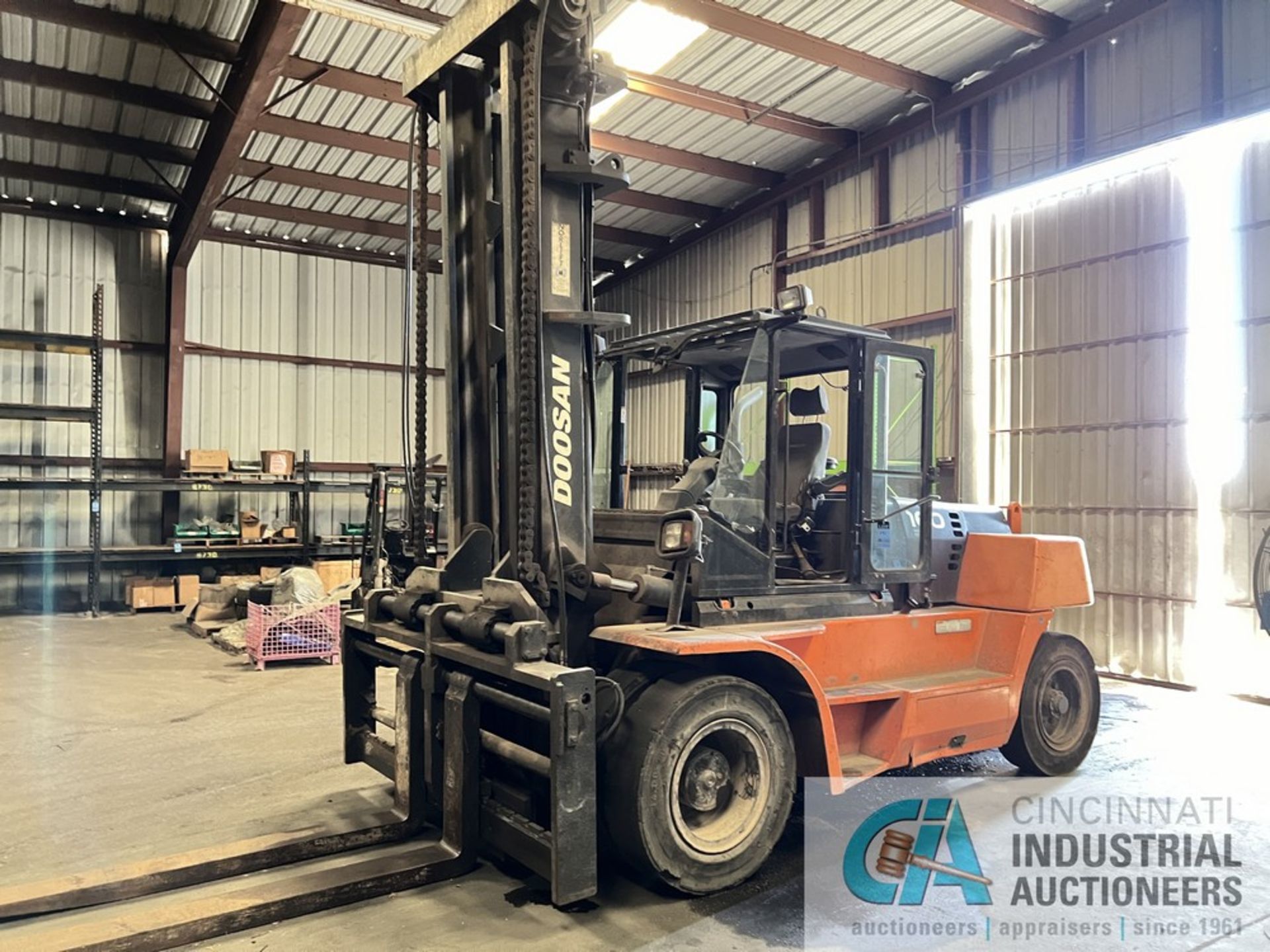 30,000 LB. DOOSAN MODEL D160S-5 PNEUMATIC TIRE DIESEL FORKLIFT (CURRENTLY OUT OF SERVICE, OIL