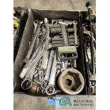 (LOT) MISCELLANEOUS SOCKETS AND WRENCHES