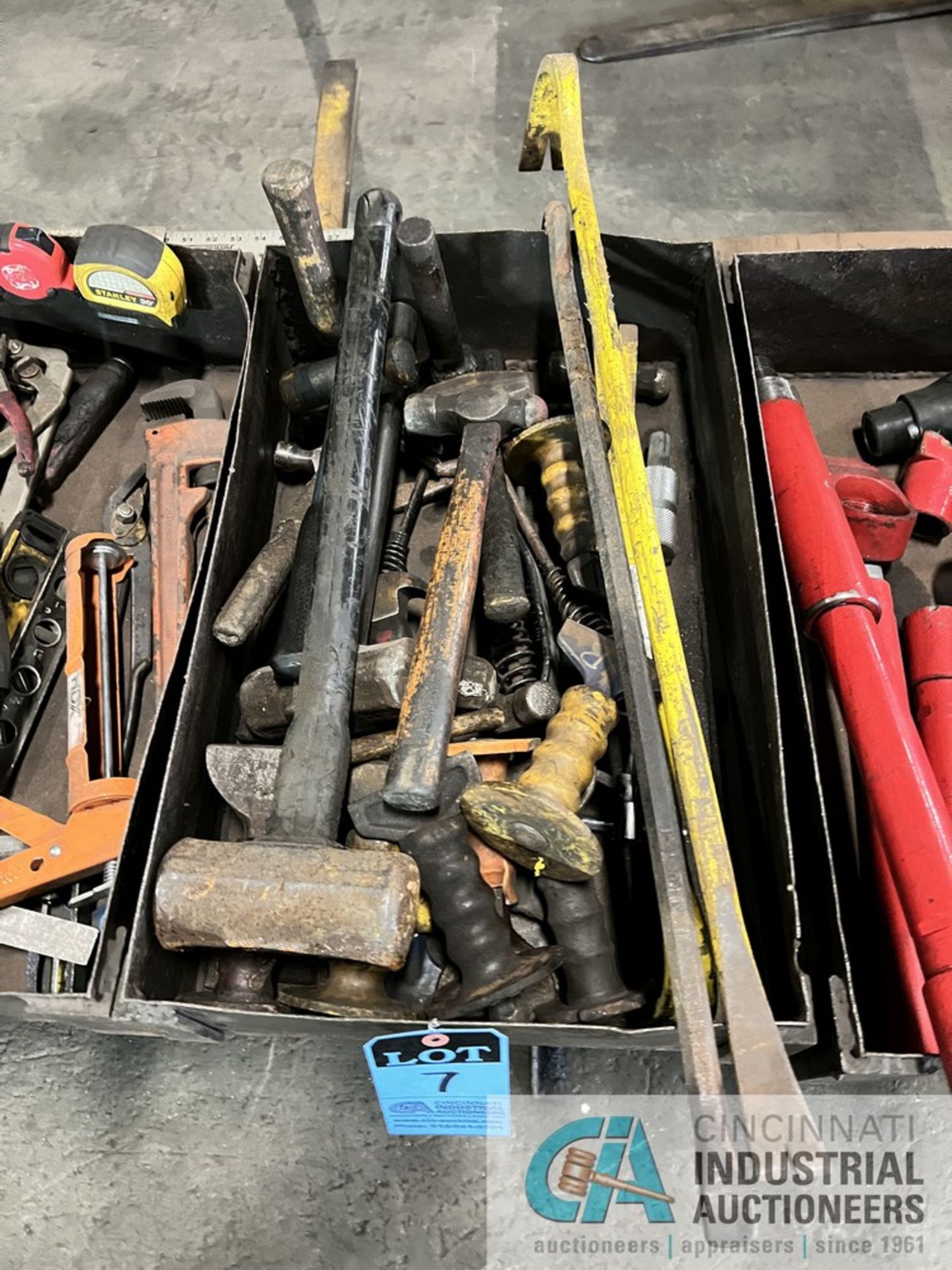 (LOT) MISCELLANEOUS HAND TOOLS